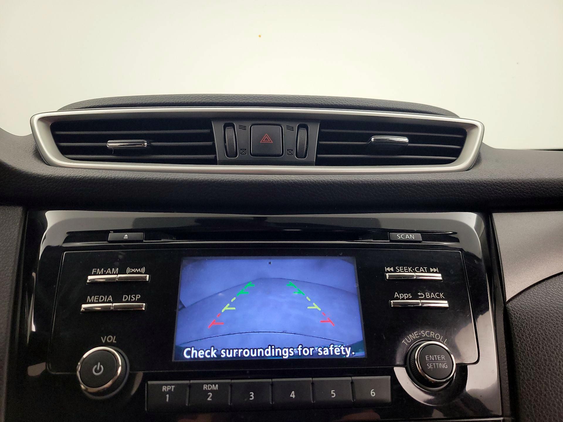 Thumbnail: 2016 Nissan Rogue - 14