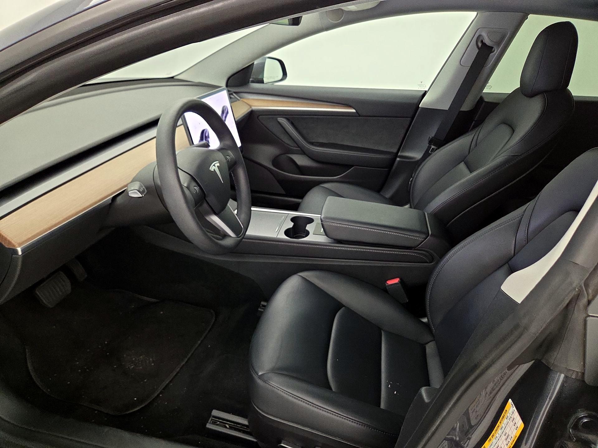 Thumbnail: 2022 Tesla Model 3 - 11