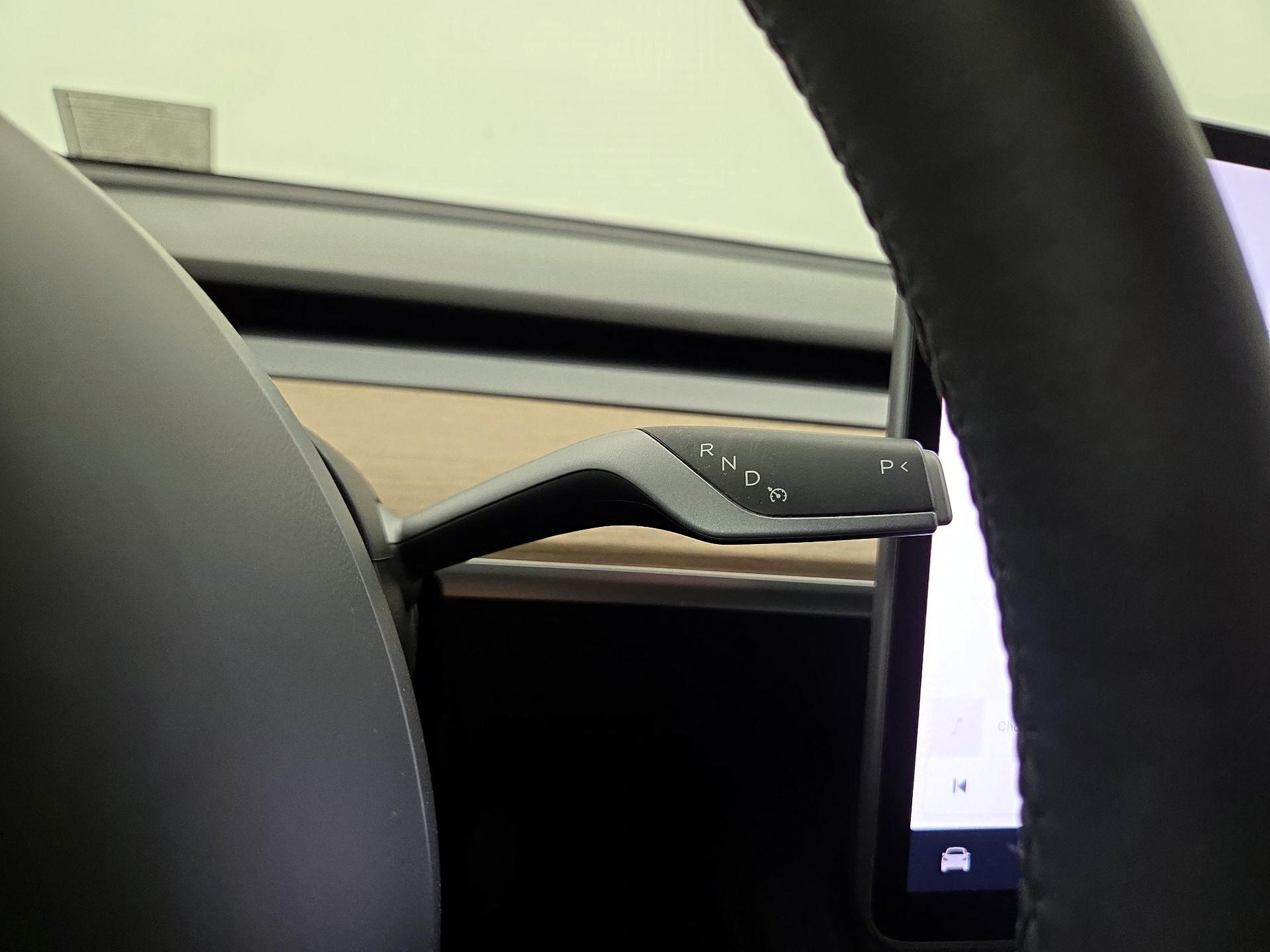 Thumbnail: 2022 Tesla Model 3 - 17