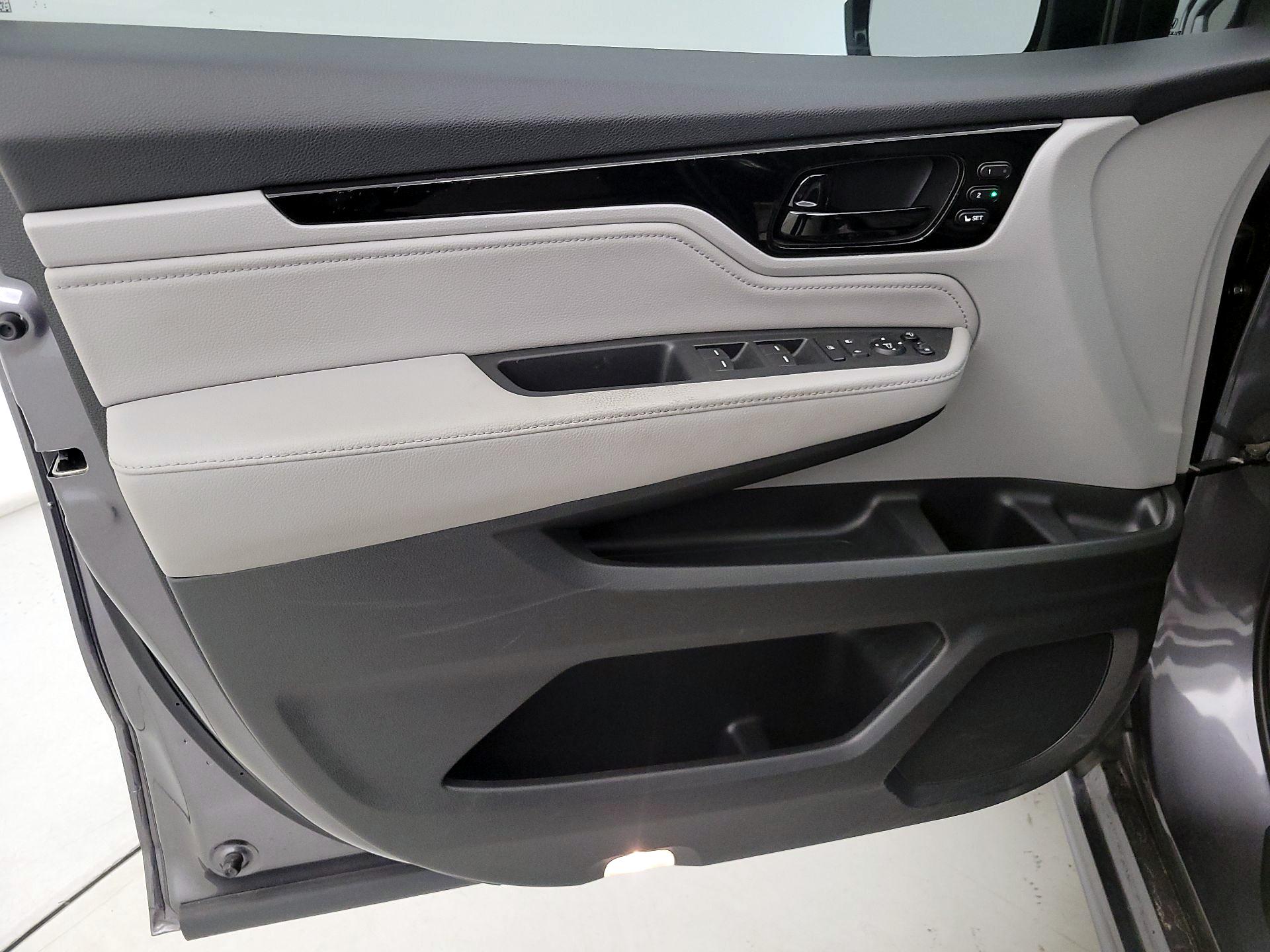 Thumbnail: 2018 Honda Odyssey - 12