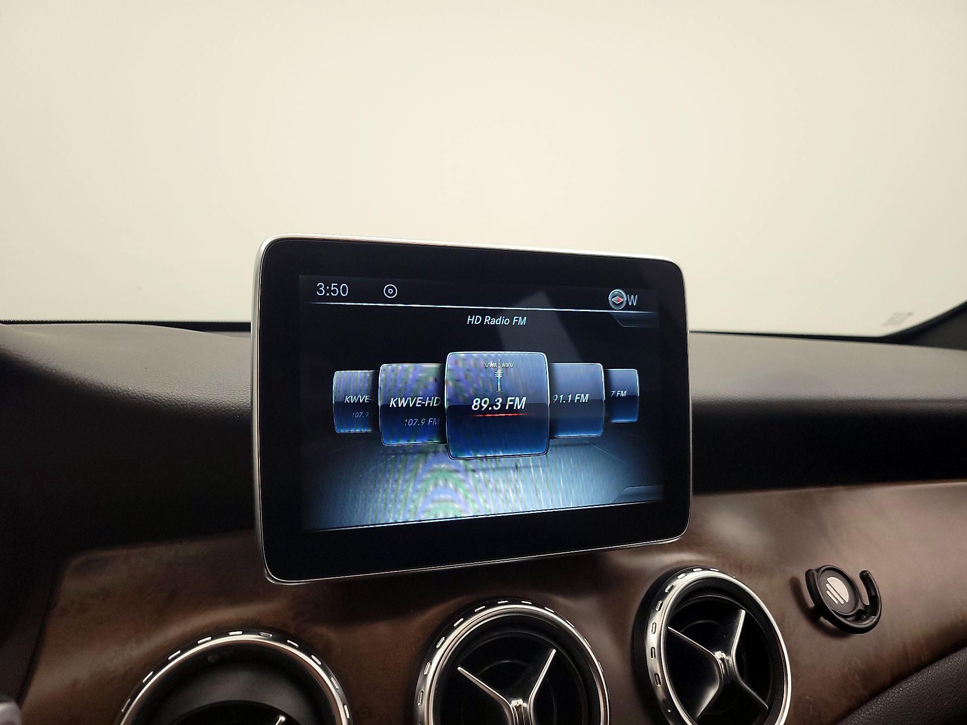 Thumbnail: 2016 Mercedes-Benz GLA - 15