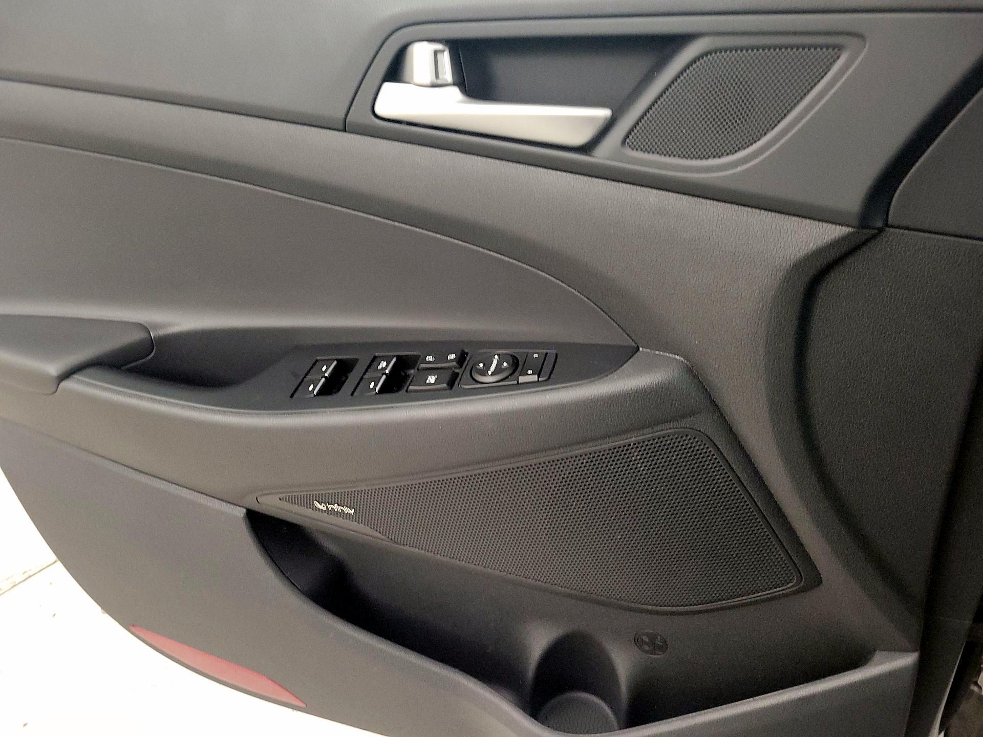 Thumbnail: 2020 Hyundai Tucson - 10
