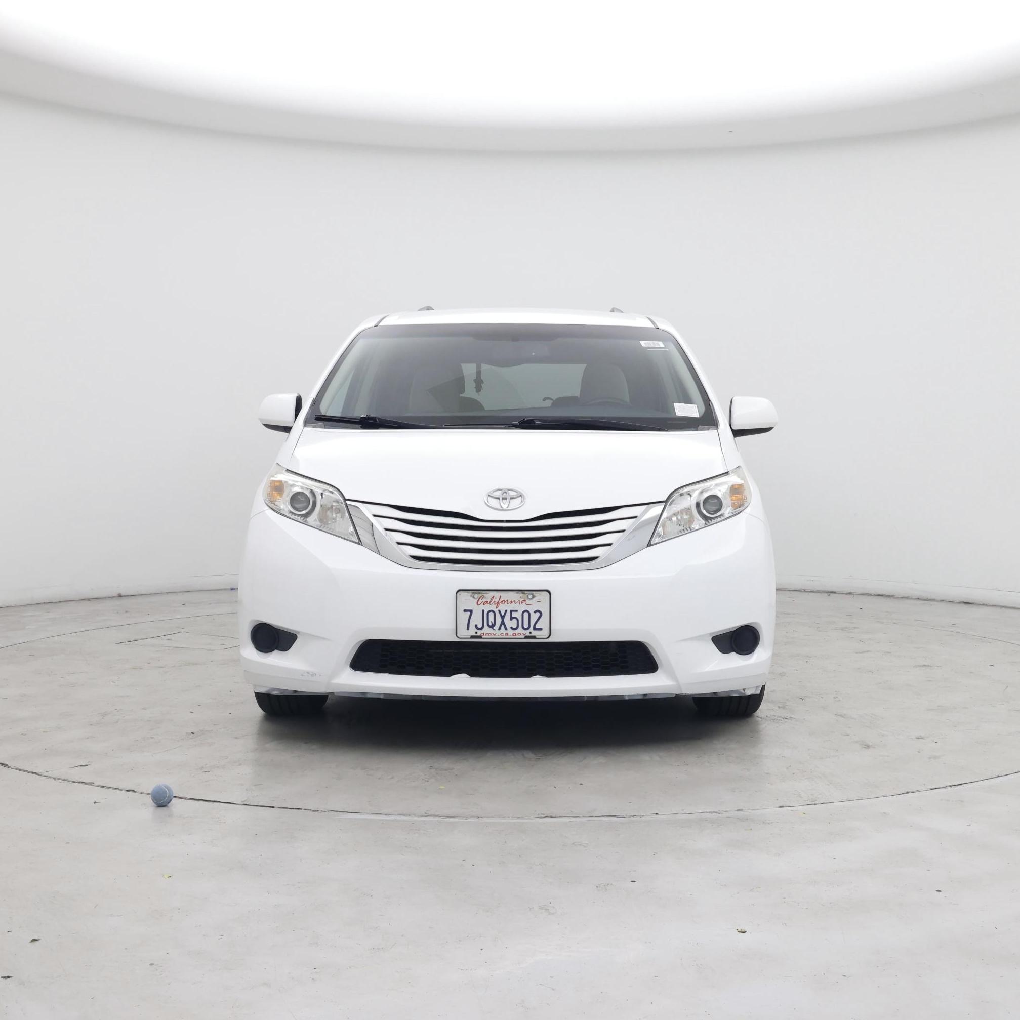 Thumbnail: 2015 Toyota Sienna - 5
