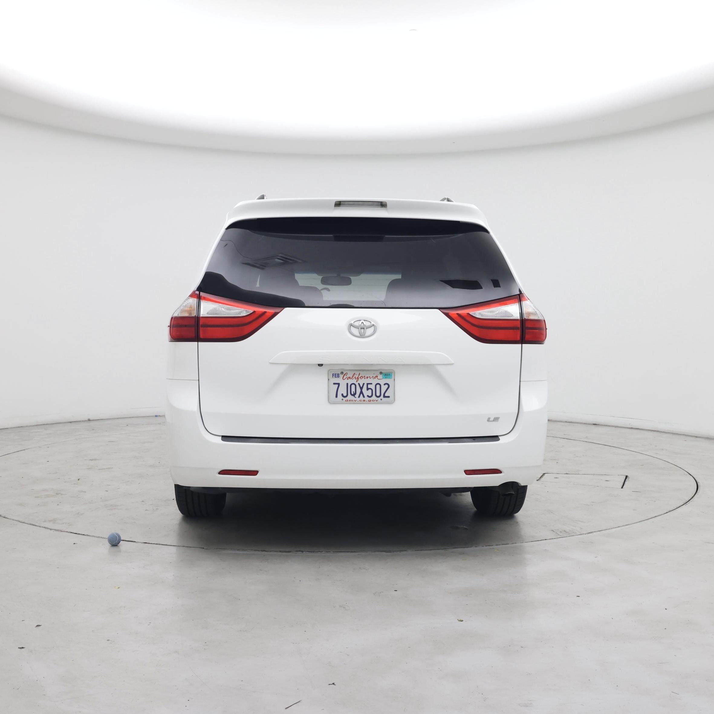 Thumbnail: 2015 Toyota Sienna - 6