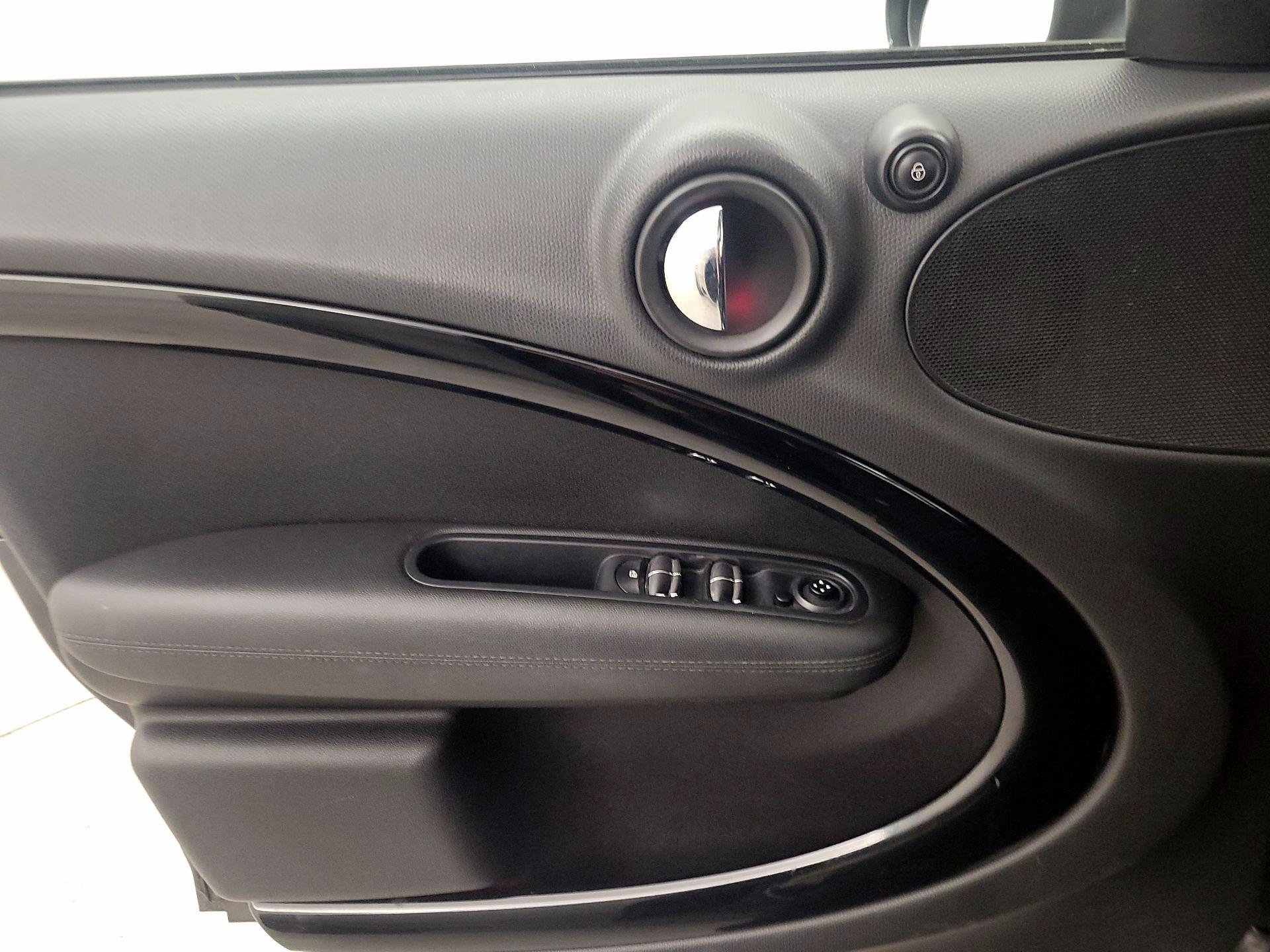 Thumbnail: 2015 MINI Cooper Countryman - 12