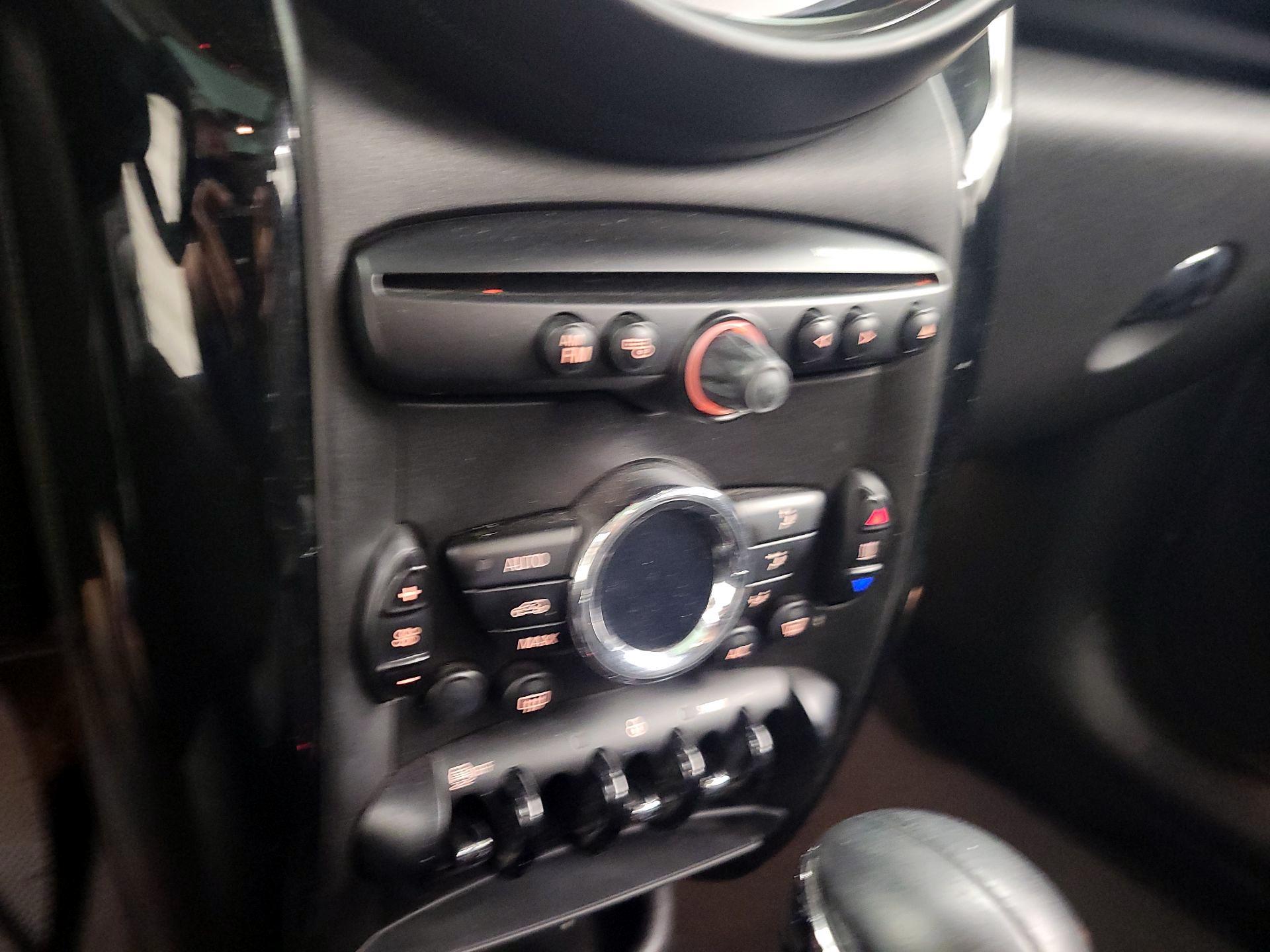 Thumbnail: 2015 MINI Cooper Countryman - 14