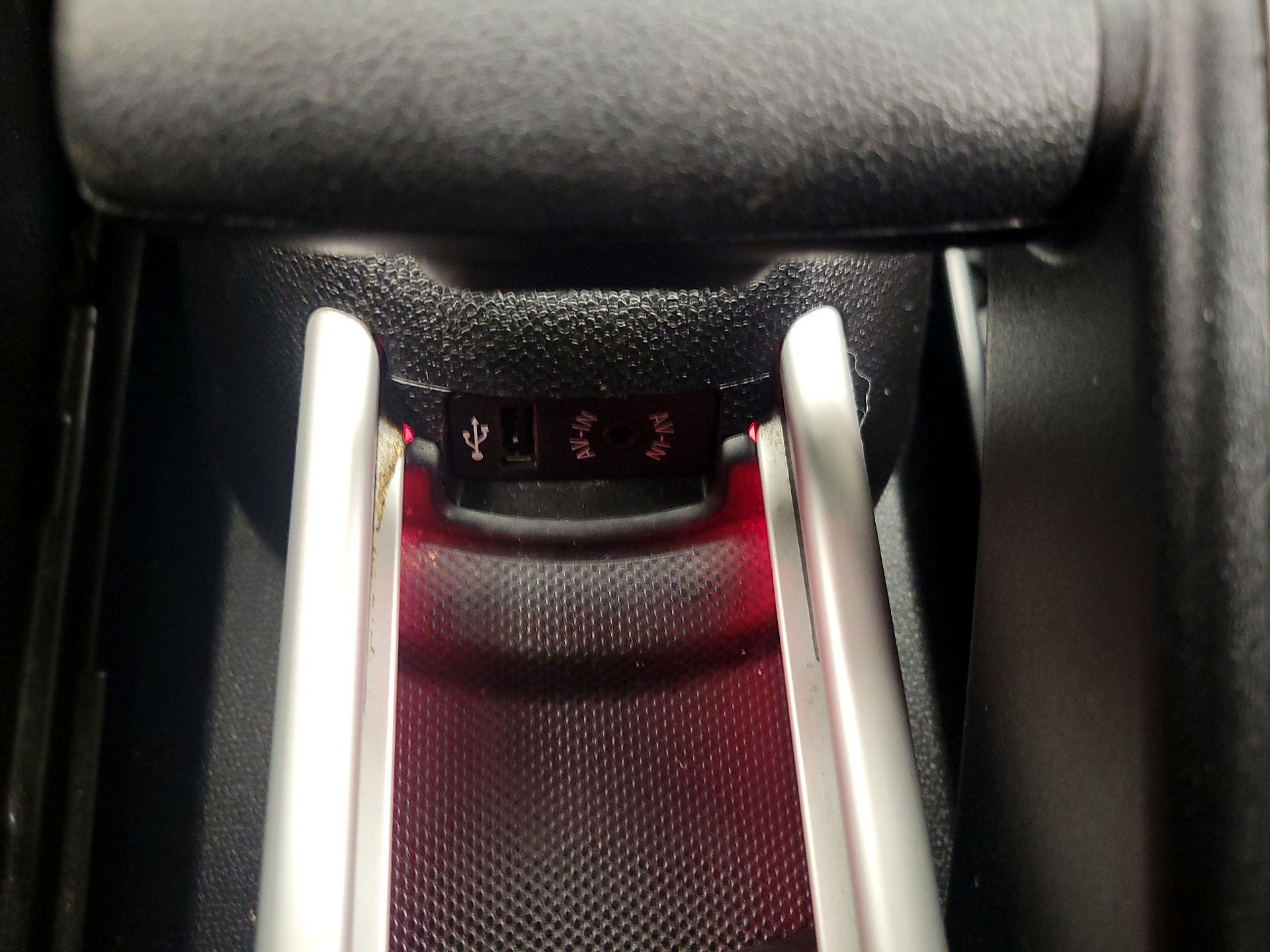 Thumbnail: 2015 MINI Cooper Countryman - 16