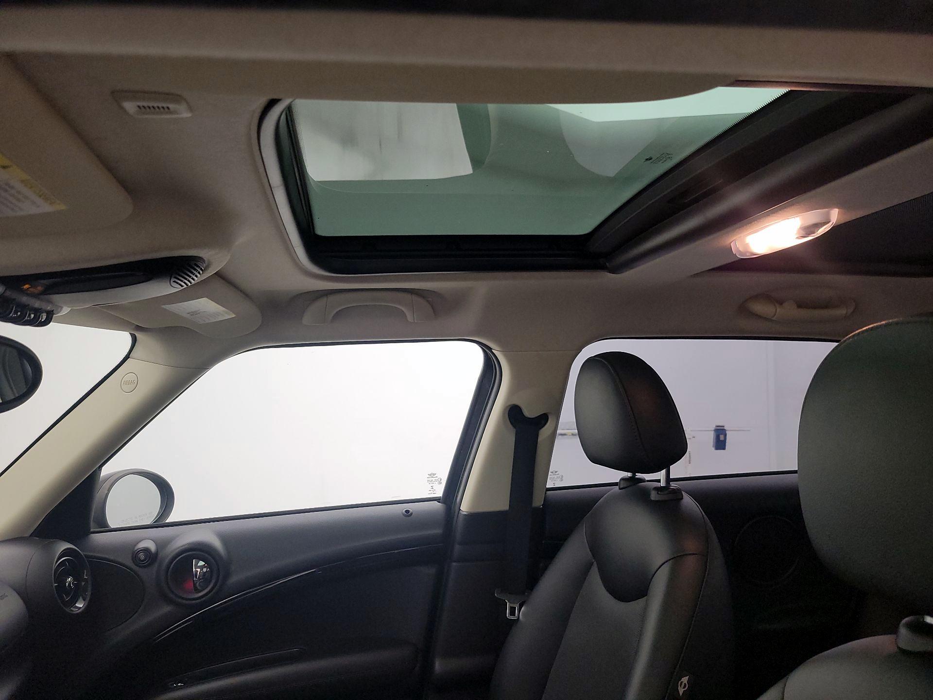 Thumbnail: 2015 MINI Cooper Countryman - 17