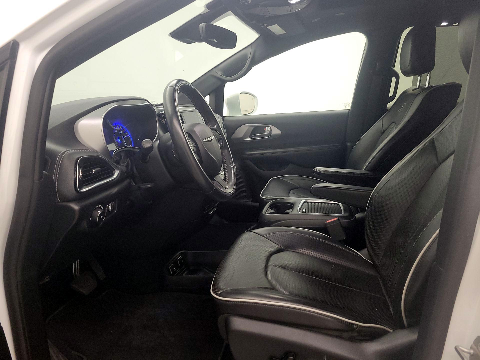 Thumbnail: 2019 Chrysler Pacifica - 11