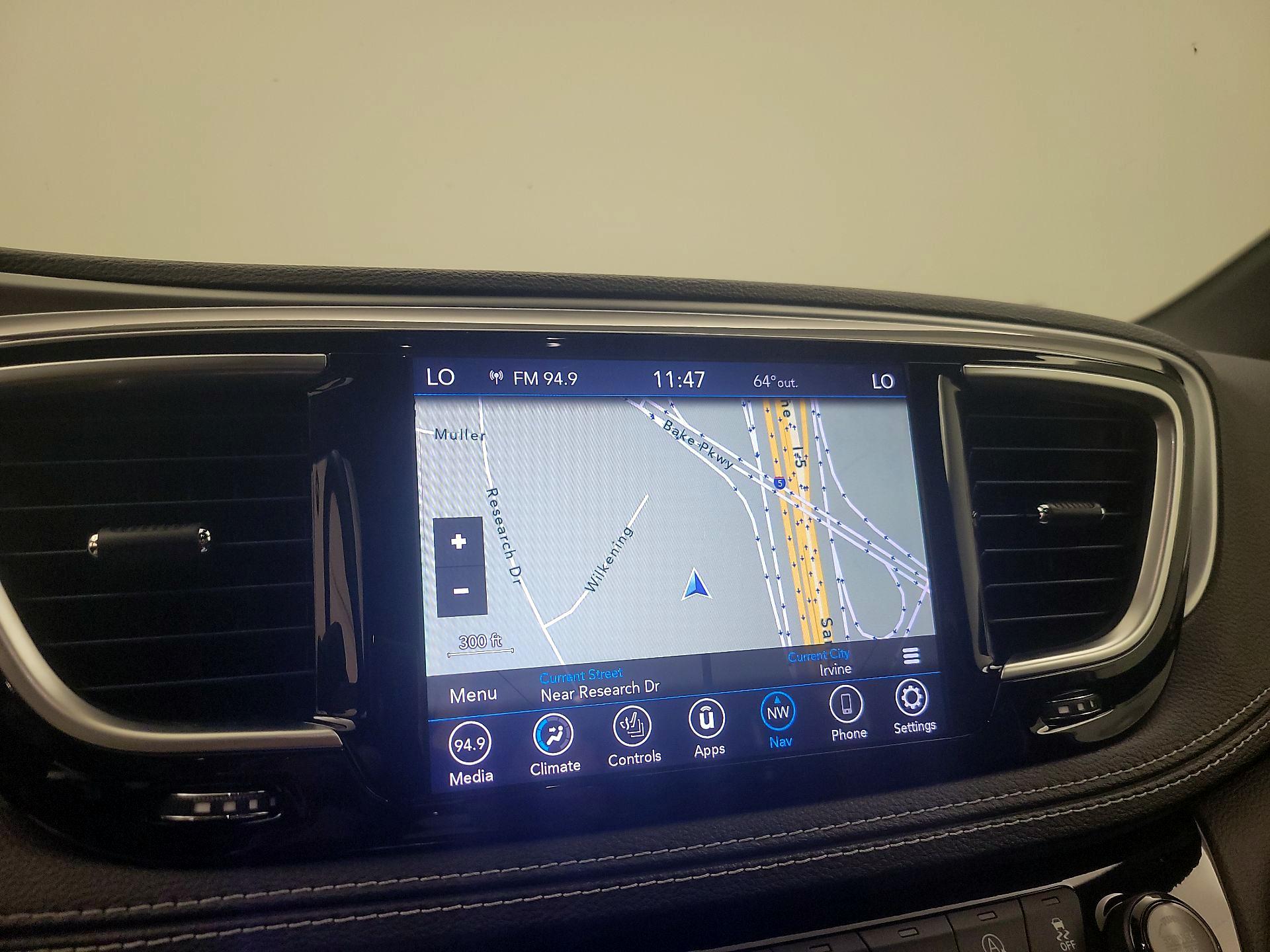 Thumbnail: 2019 Chrysler Pacifica - 14