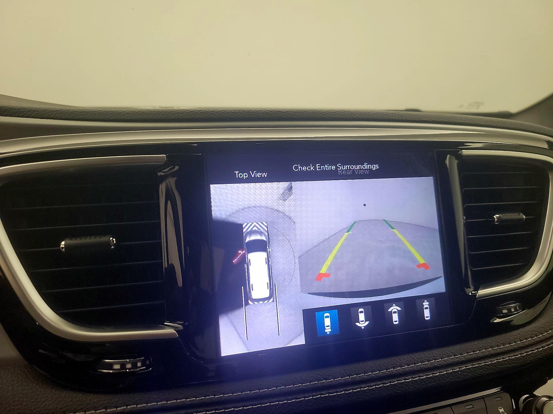 Thumbnail: 2019 Chrysler Pacifica - 15
