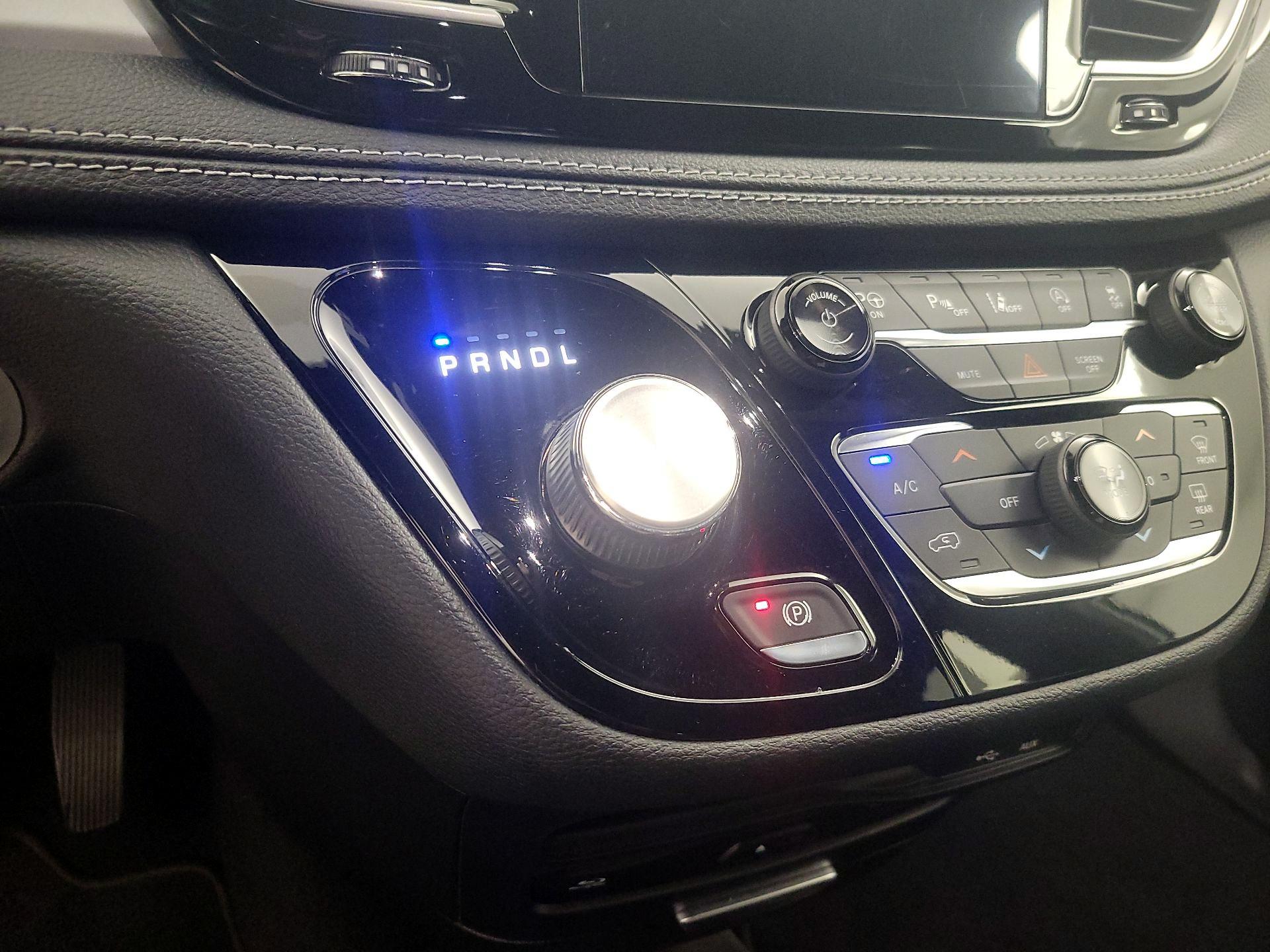 Thumbnail: 2019 Chrysler Pacifica - 18