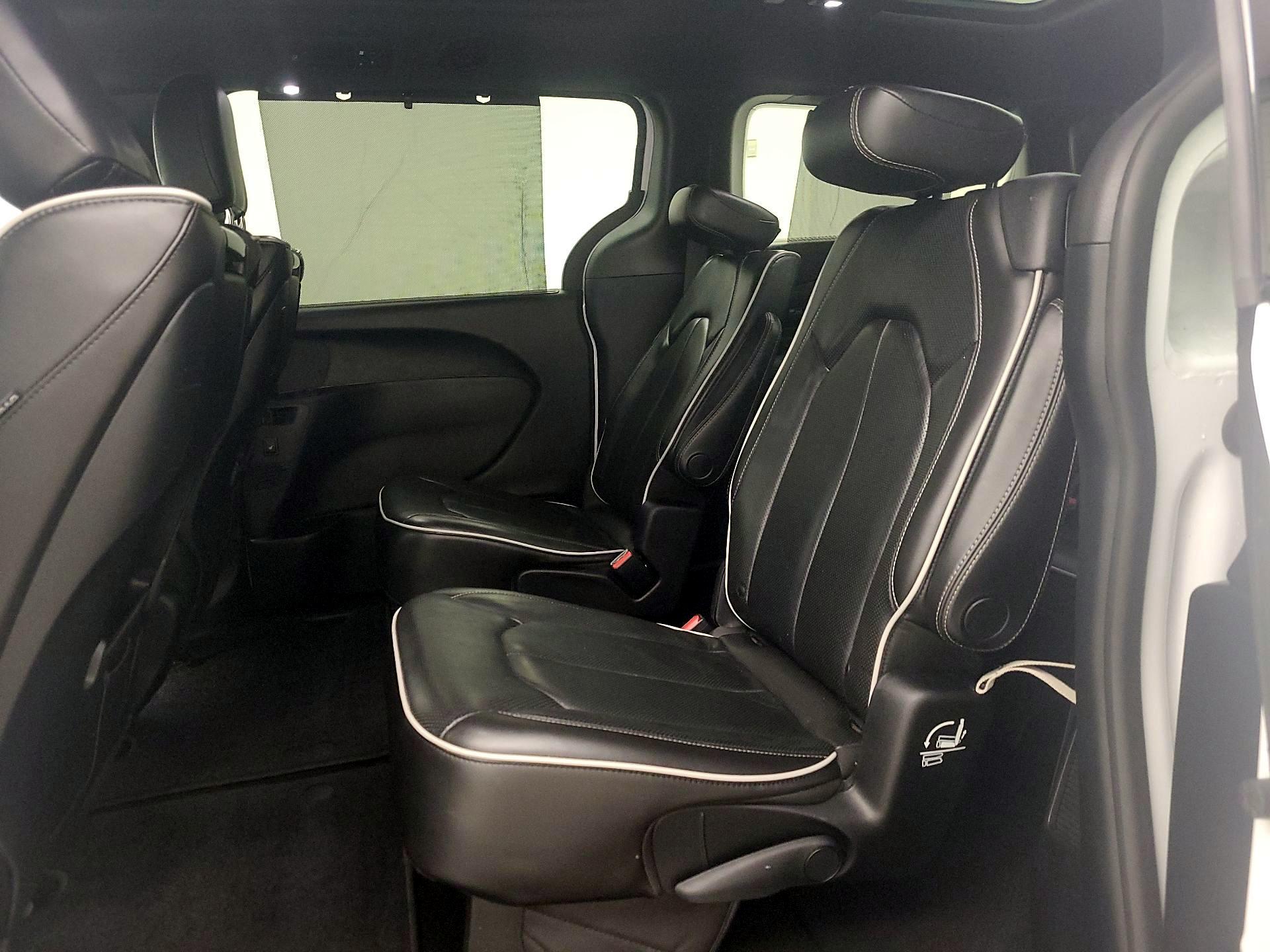 Thumbnail: 2019 Chrysler Pacifica - 20