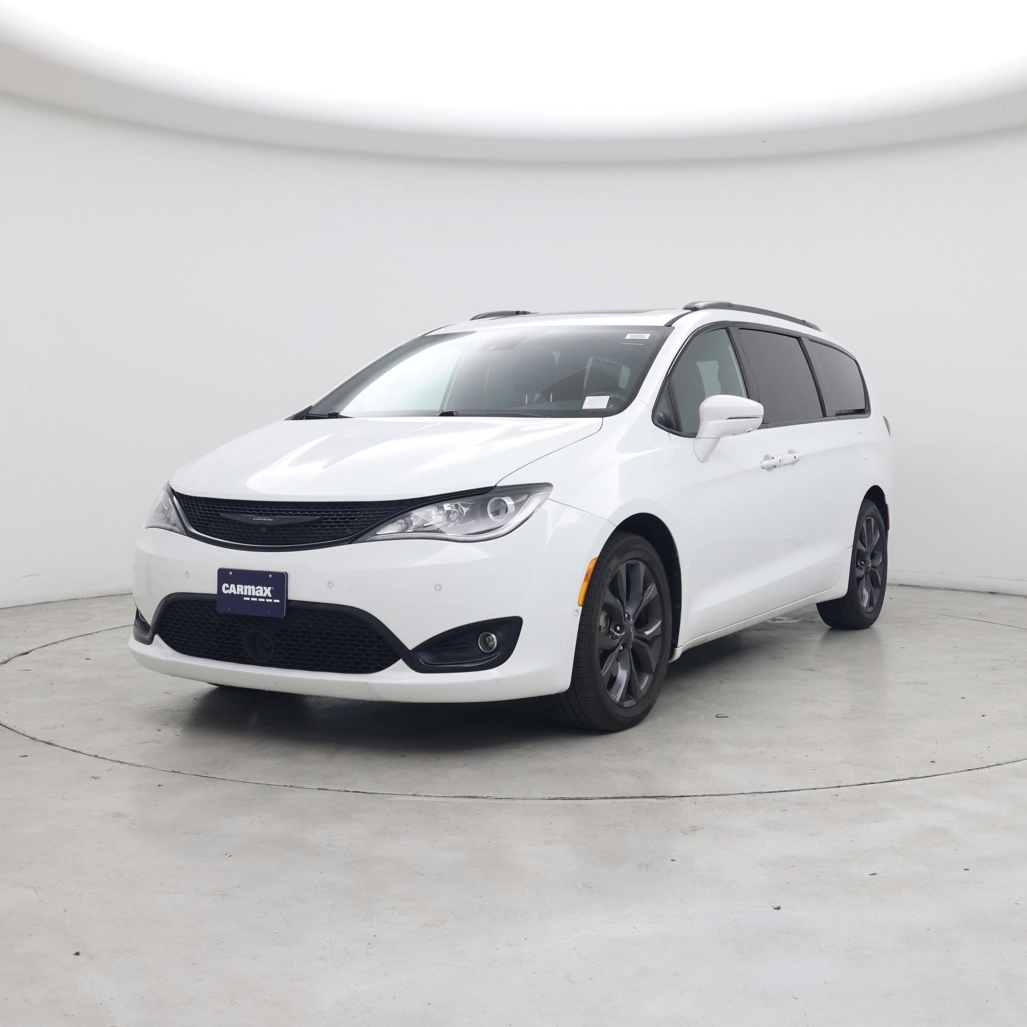 Thumbnail: 2019 Chrysler Pacifica - 4