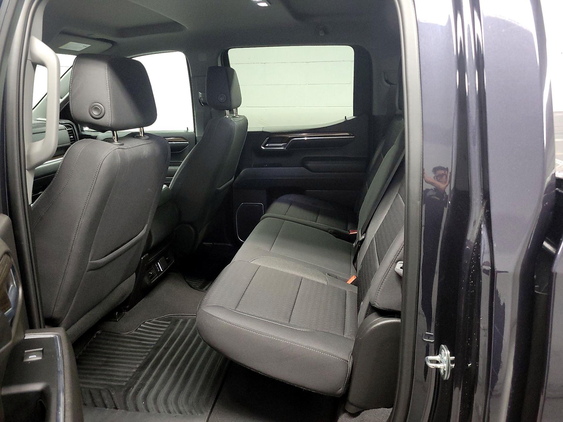 Thumbnail: 2023 Chevrolet Silverado 1500 - 16