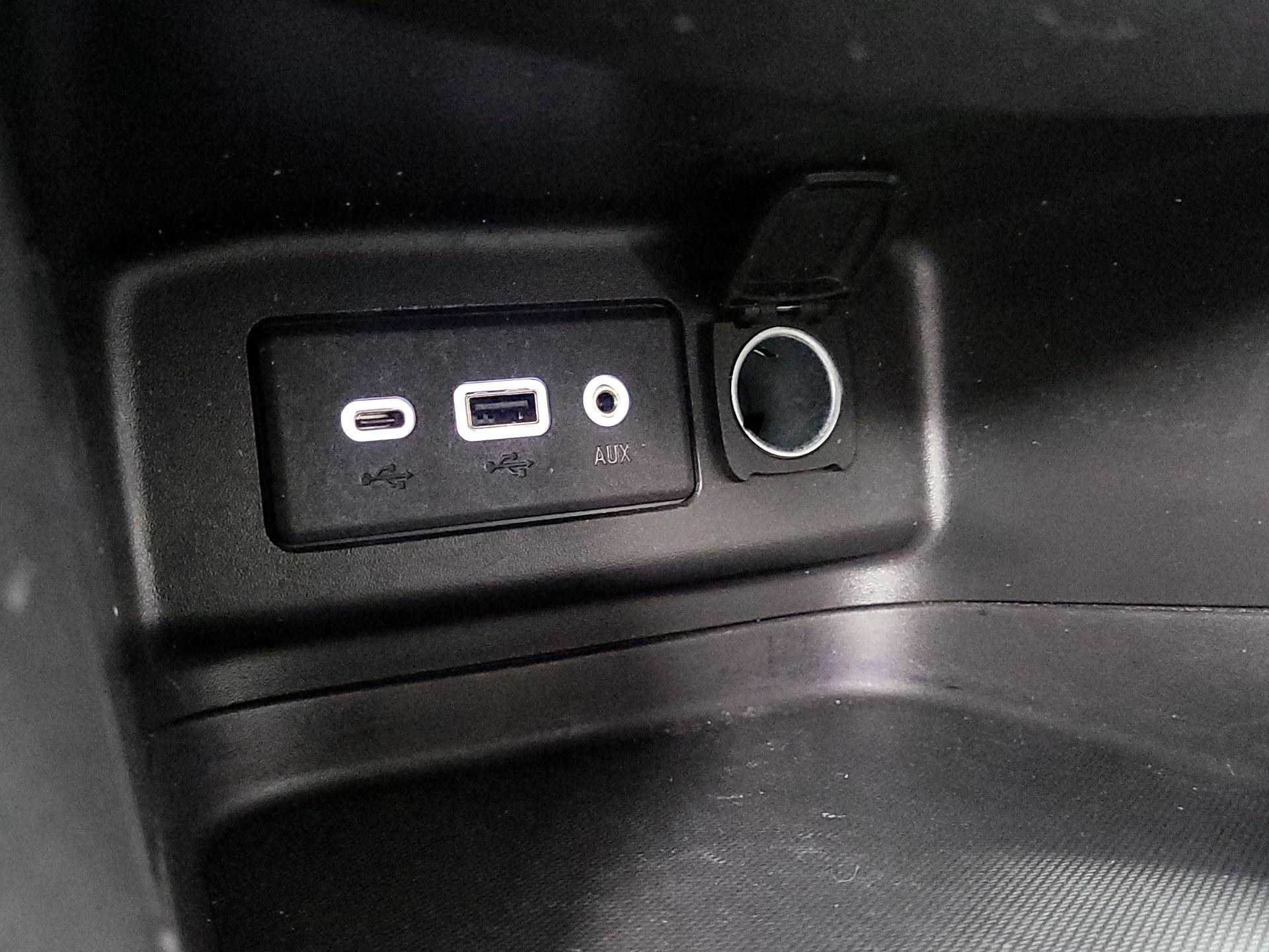 Thumbnail: 2022 Chevrolet Equinox - 18