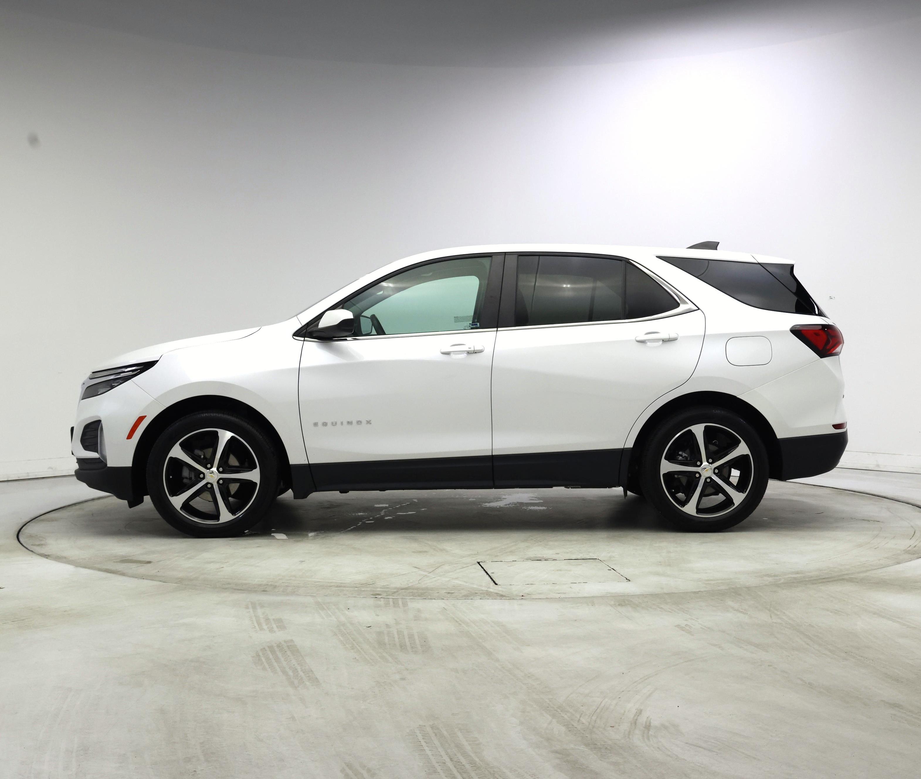 Thumbnail: 2022 Chevrolet Equinox - 3