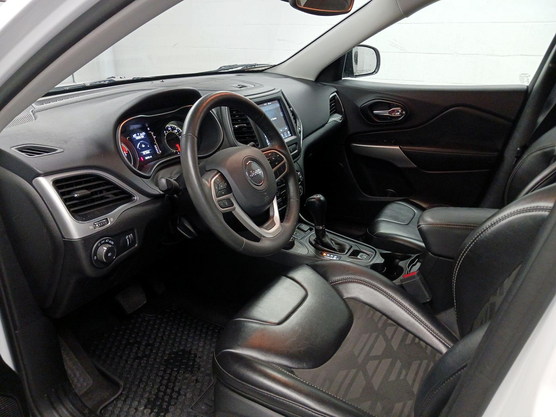 Thumbnail: 2022 Jeep Cherokee - 11