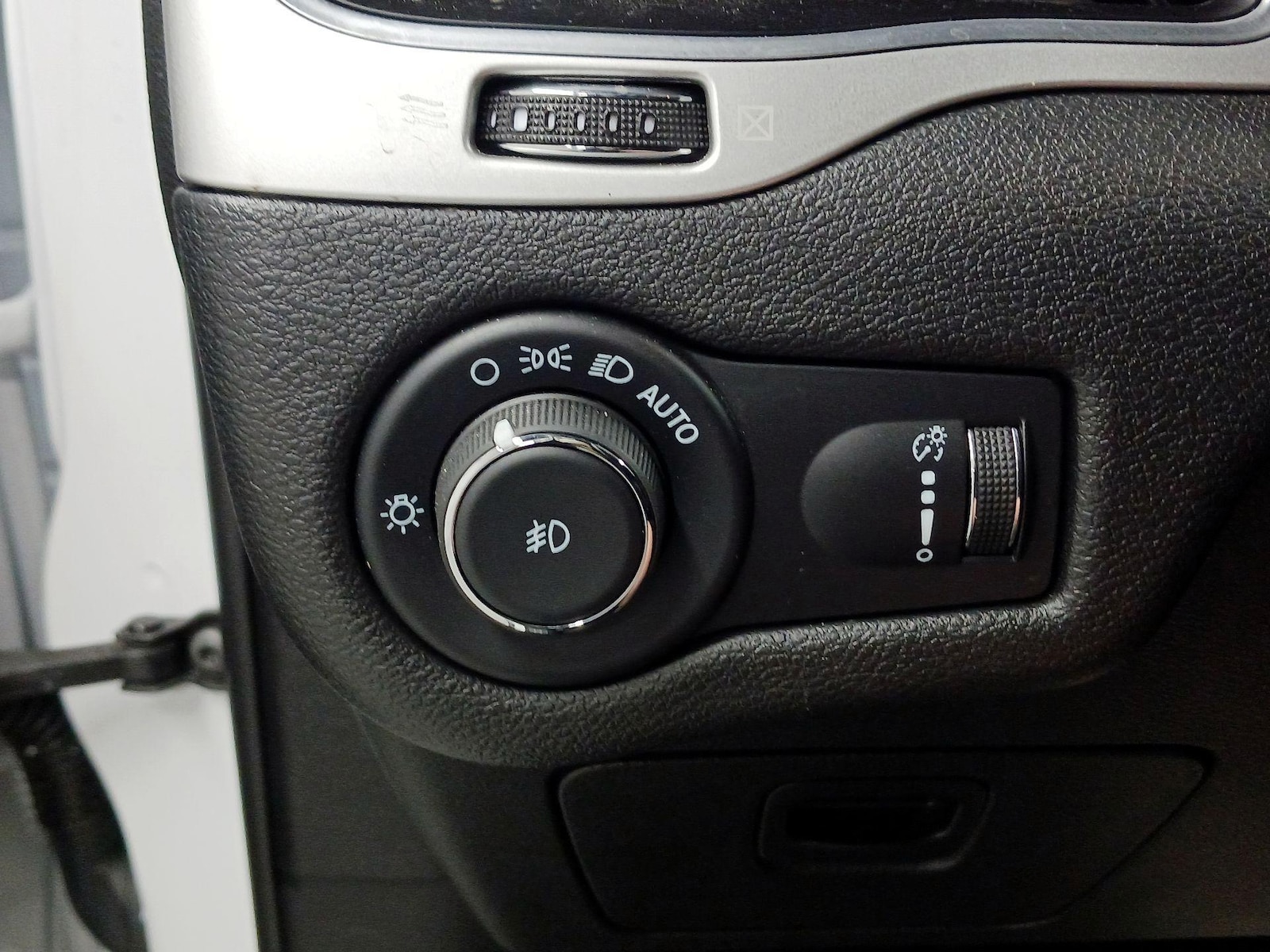 2022 Jeep Cherokee X - Photo 14