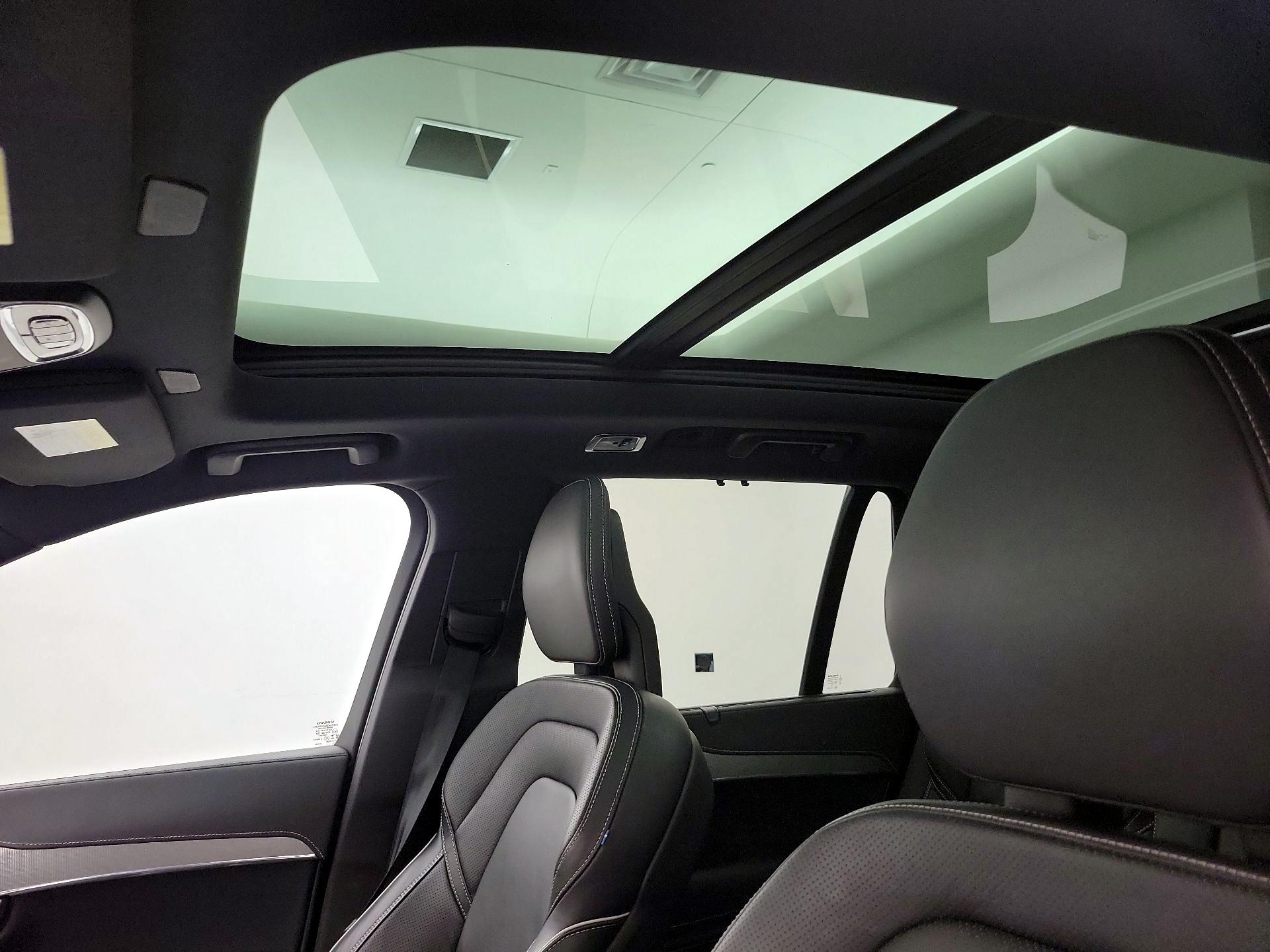 Thumbnail: 2021 Volvo XC90 - 20
