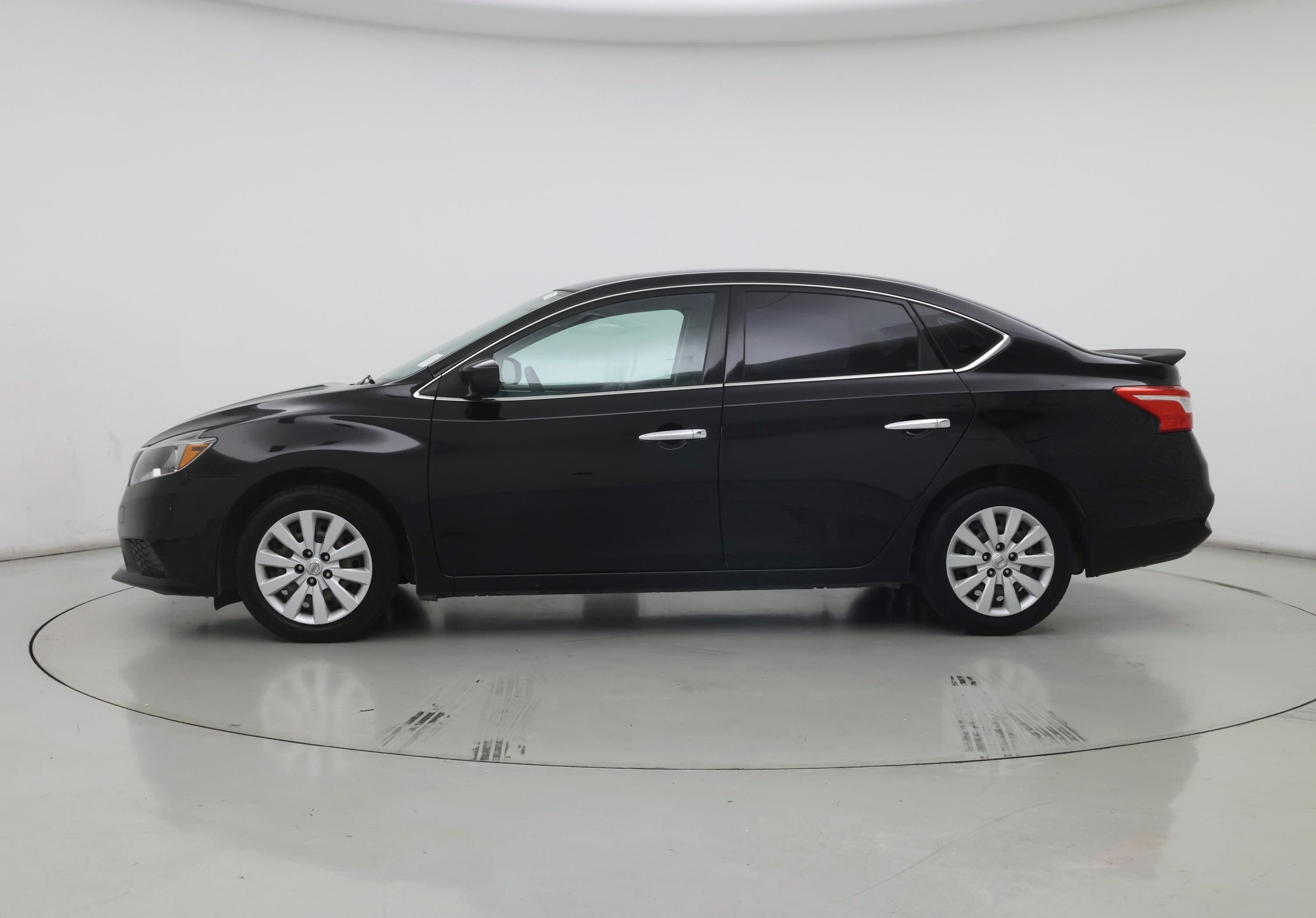 Thumbnail: 2017 Nissan Sentra - 3