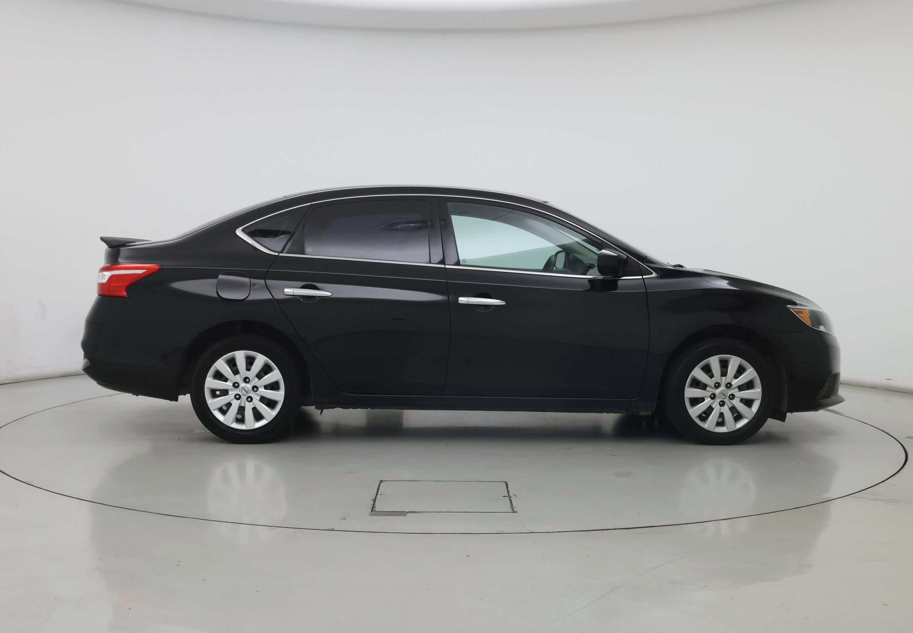 Thumbnail: 2017 Nissan Sentra - 7