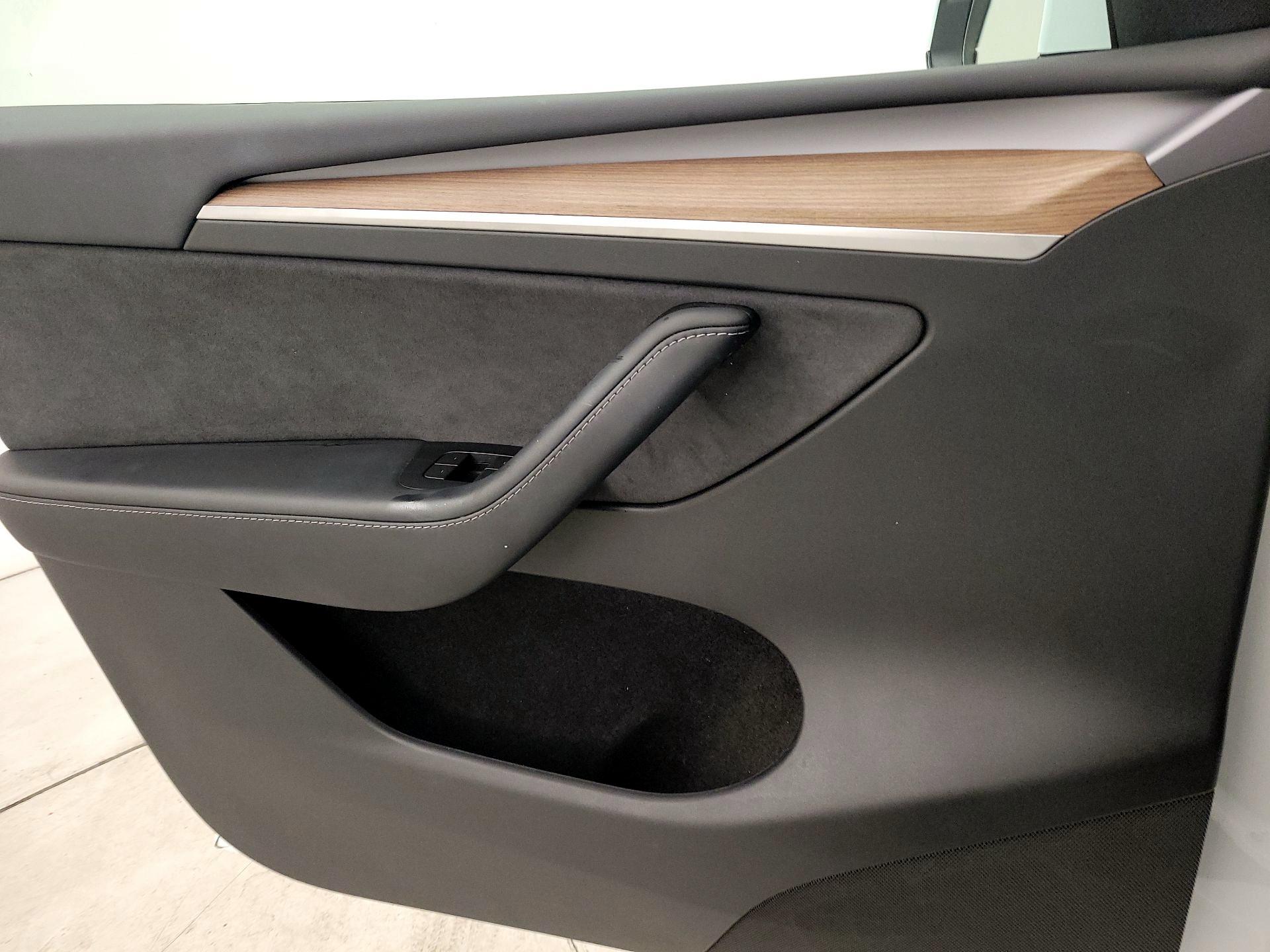 Thumbnail: 2024 Tesla Model Y - 12