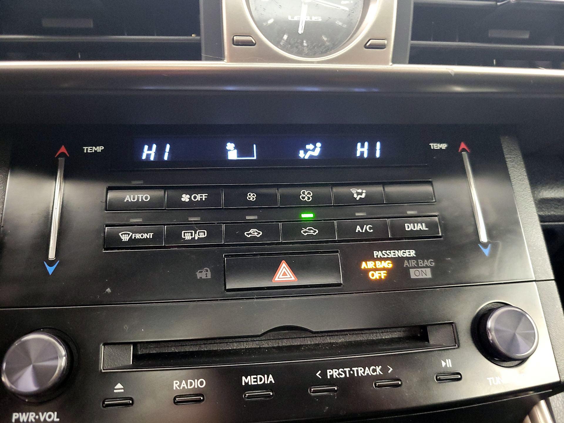 Thumbnail: 2014 Lexus IS - 15