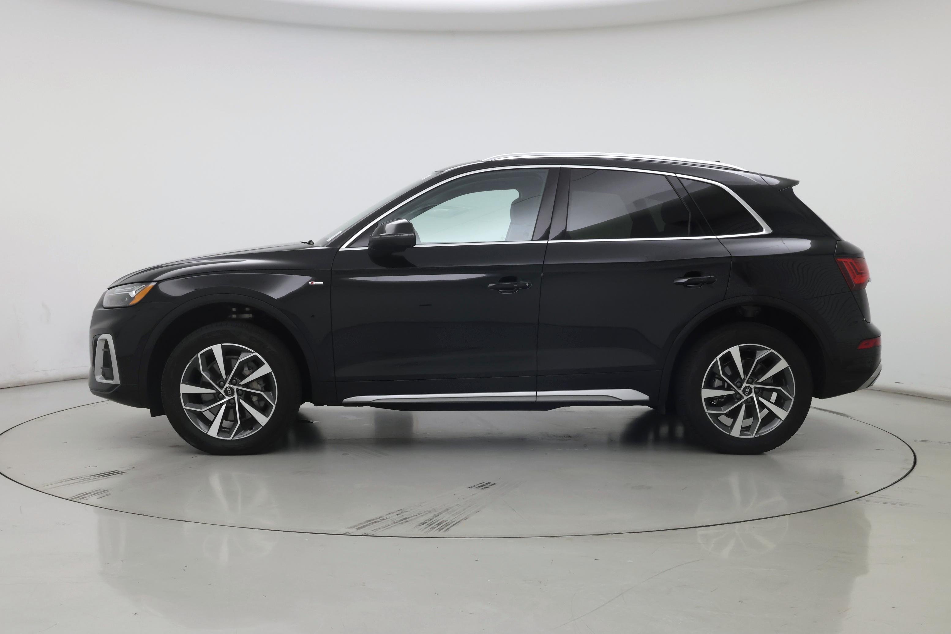 Thumbnail: 2023 Audi Q5 - 3