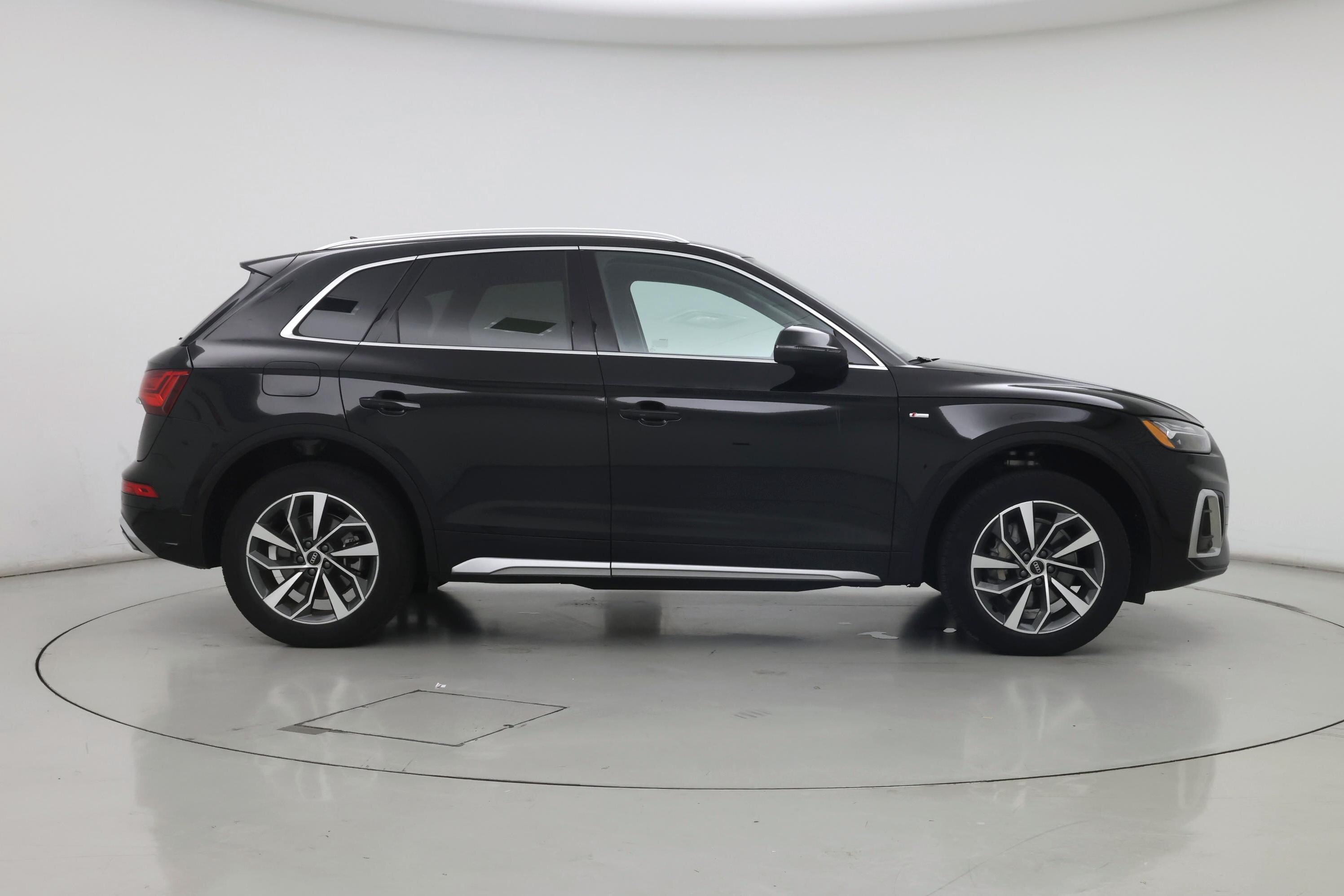Thumbnail: 2023 Audi Q5 - 7