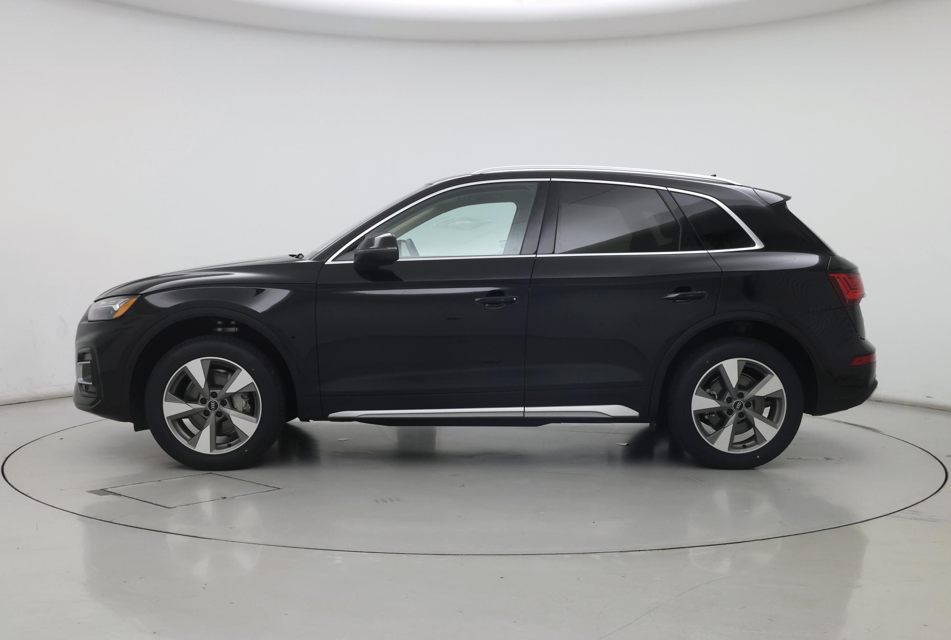 Thumbnail: 2023 Audi Q5 - 3