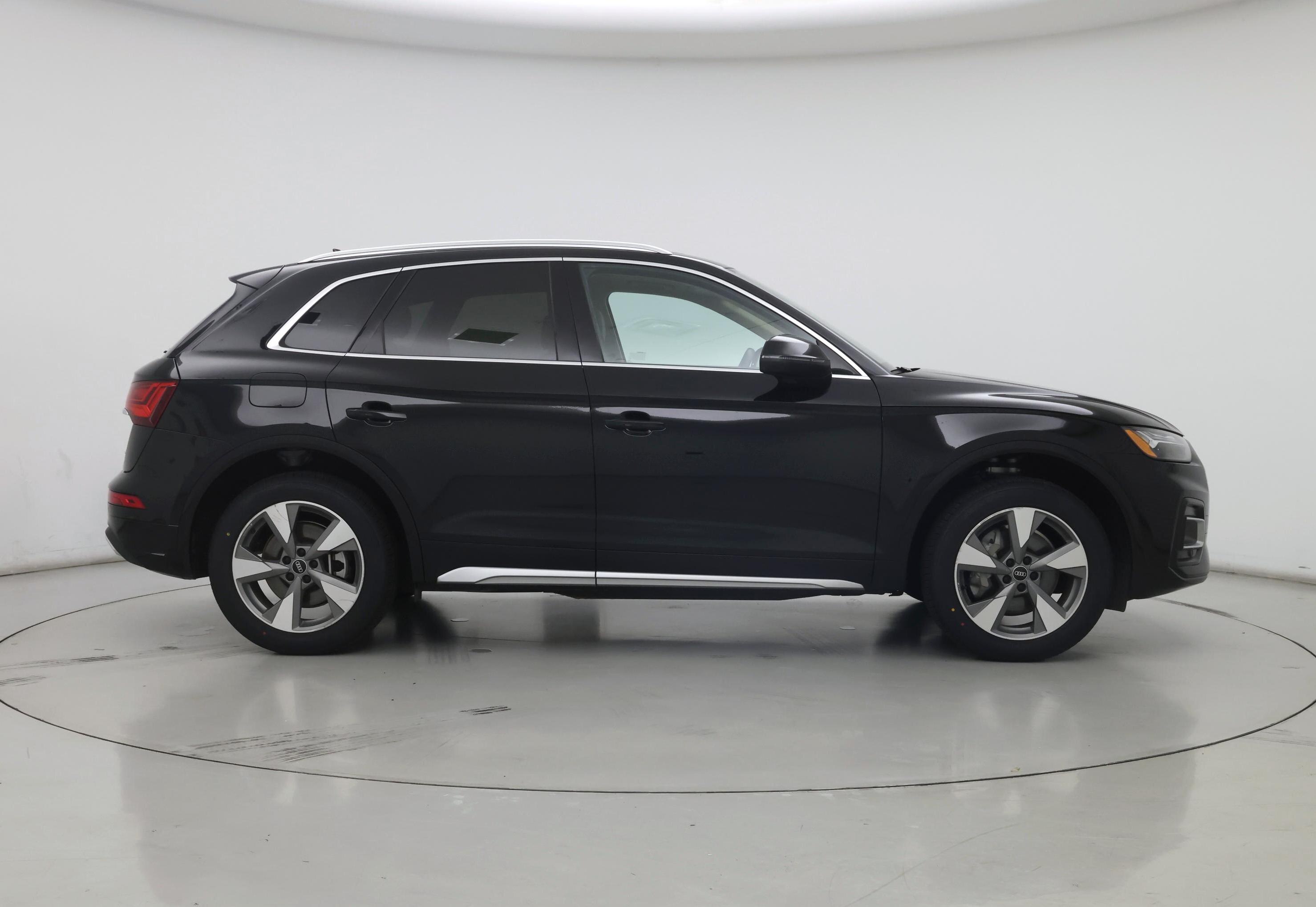 Thumbnail: 2023 Audi Q5 - 7