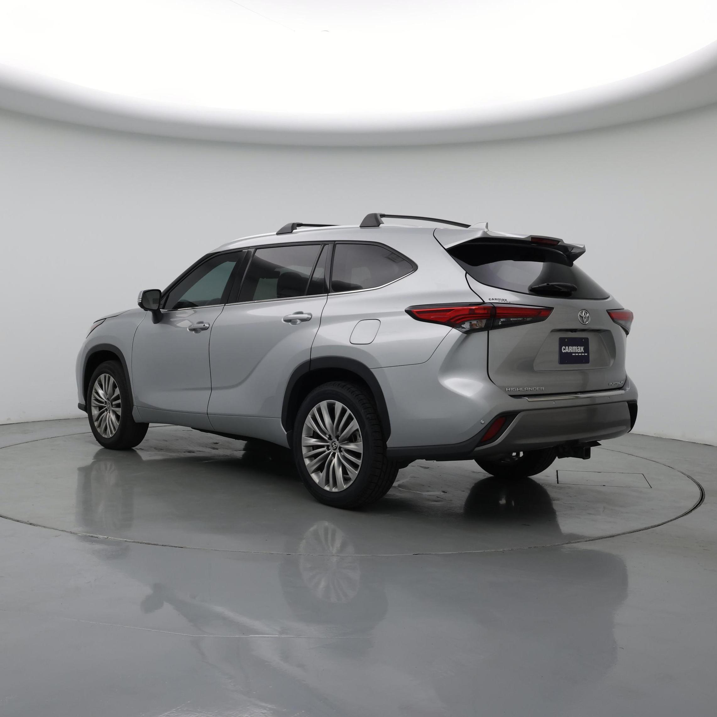 Thumbnail: 2023 Toyota Highlander - 2