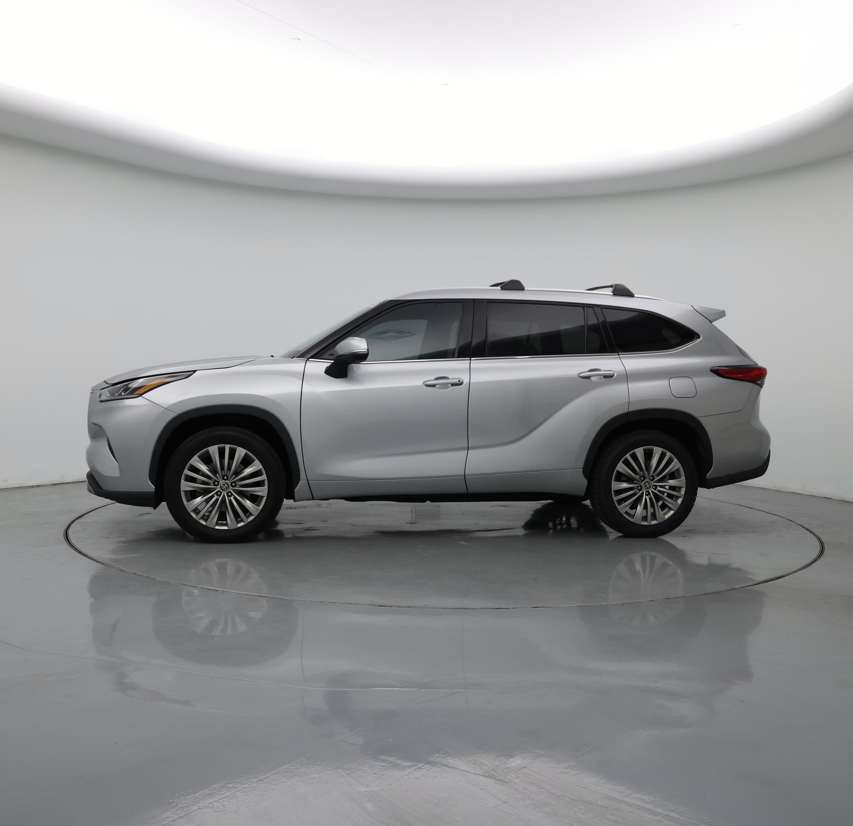 Thumbnail: 2023 Toyota Highlander - 3