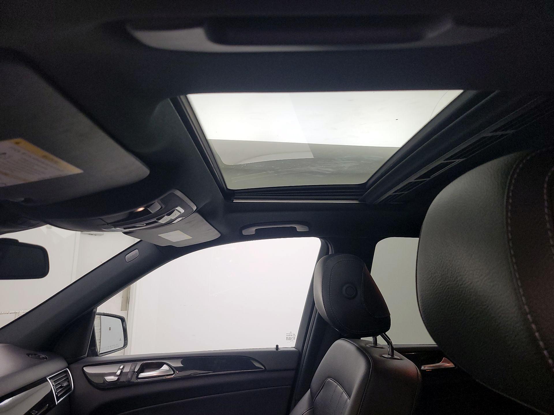 Thumbnail: 2016 Mercedes-Benz GLE - 16