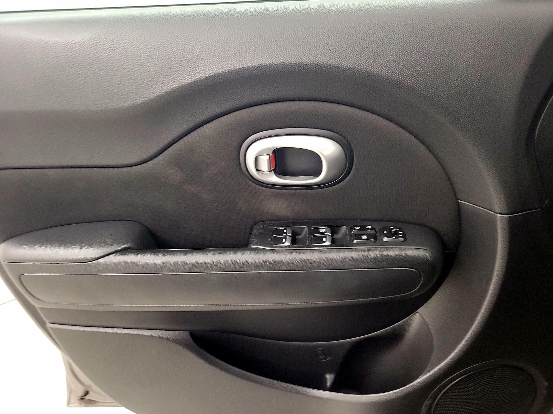 Thumbnail: 2017 Kia Soul - 12