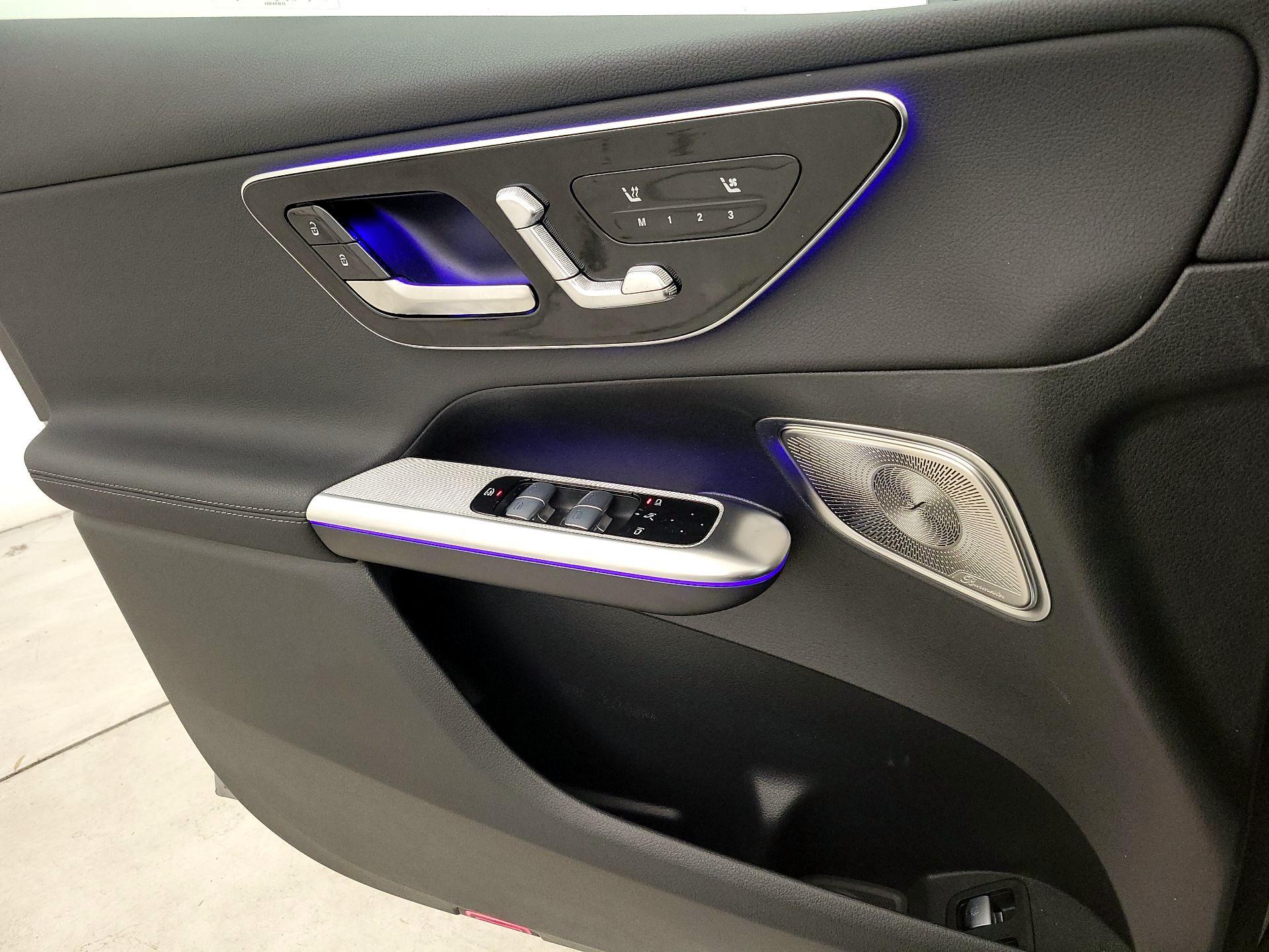 Thumbnail: 2025 Mercedes-Benz GLC - 12