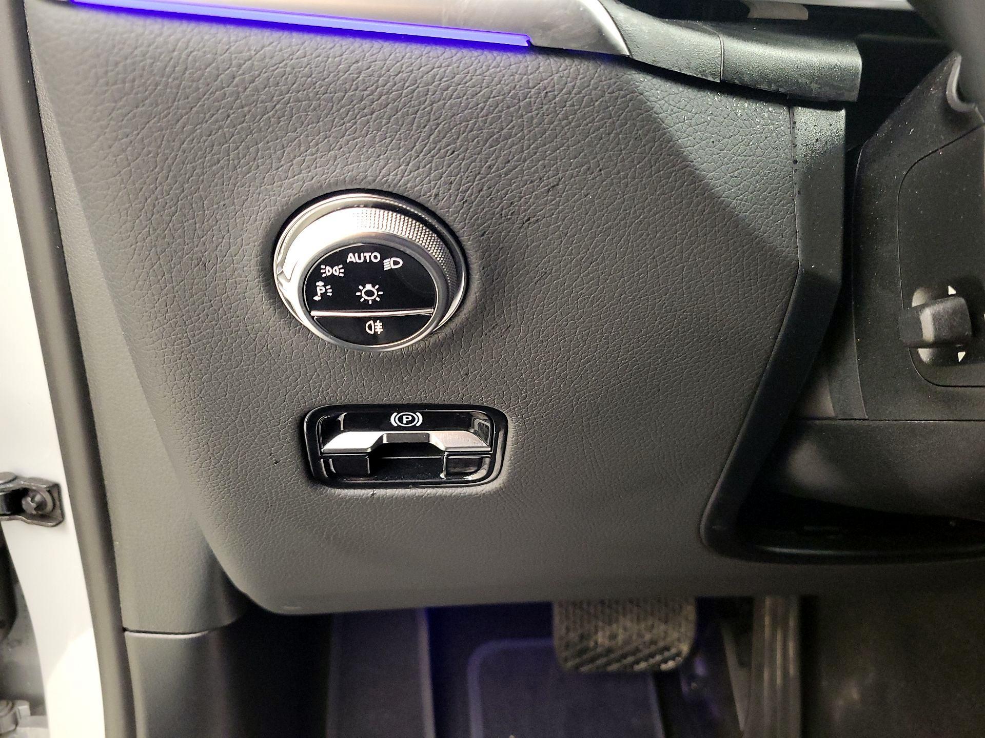 Thumbnail: 2025 Mercedes-Benz GLC - 13