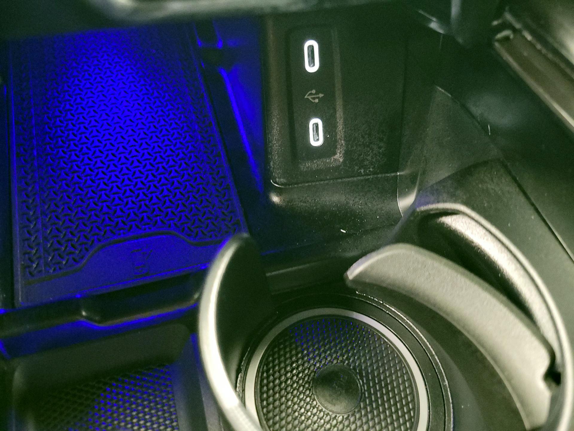 Thumbnail: 2025 Mercedes-Benz GLC - 19