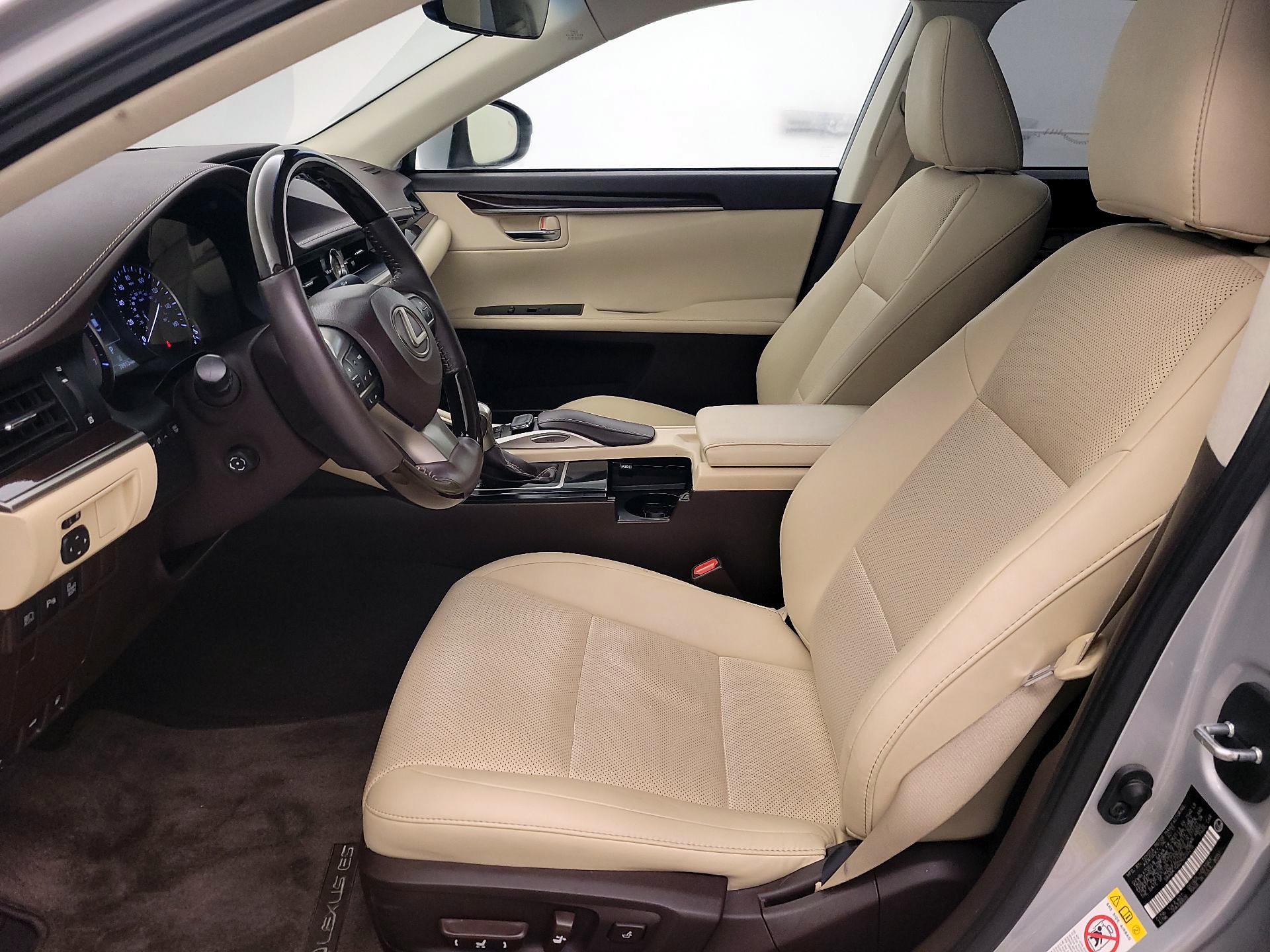 Thumbnail: 2017 Lexus ES - 11