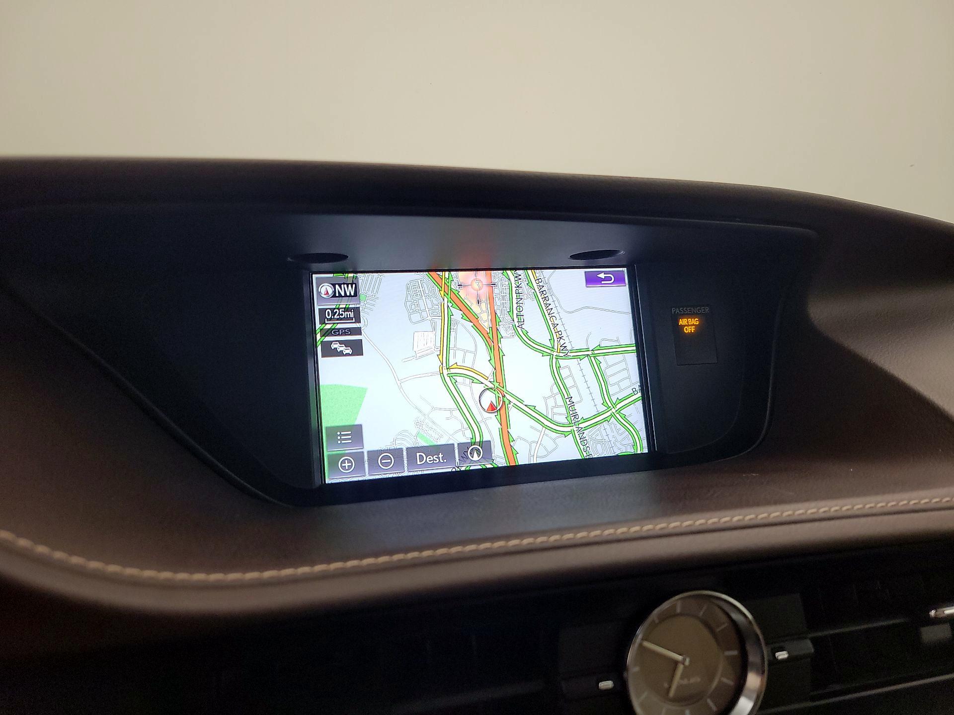 Thumbnail: 2017 Lexus ES - 14