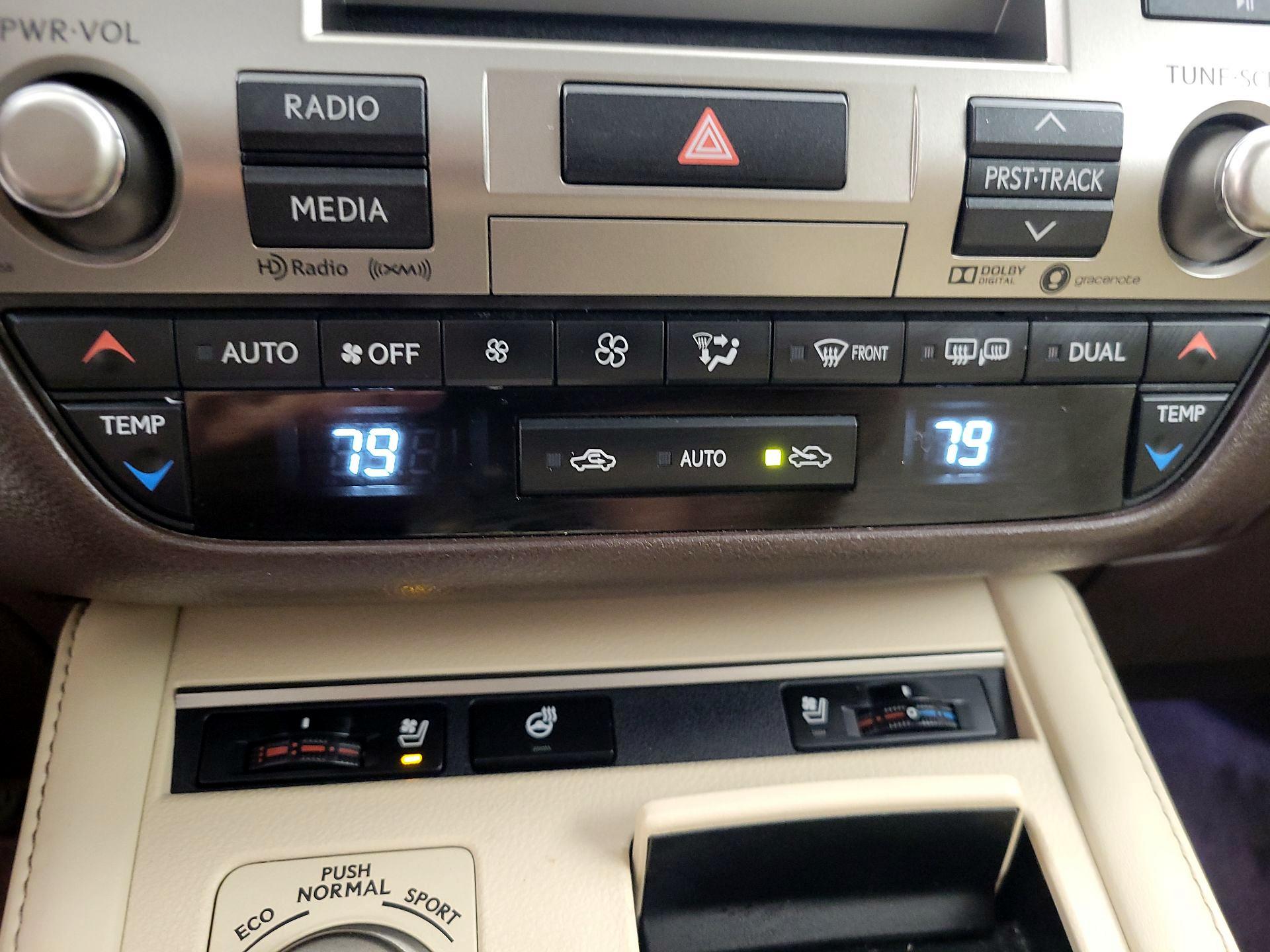 Thumbnail: 2017 Lexus ES - 17