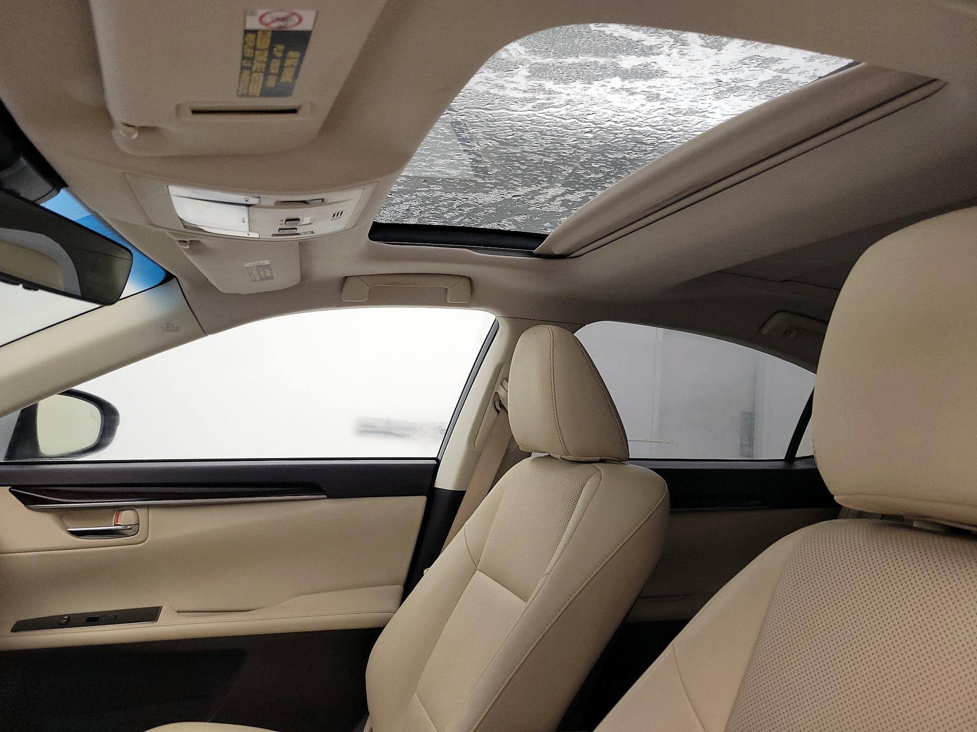 Thumbnail: 2017 Lexus ES - 19