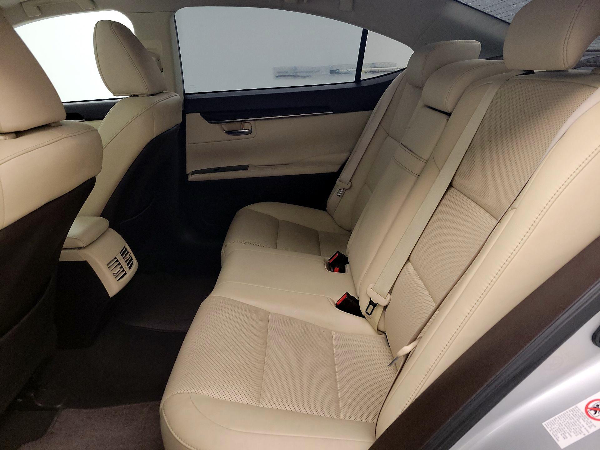 Thumbnail: 2017 Lexus ES - 20