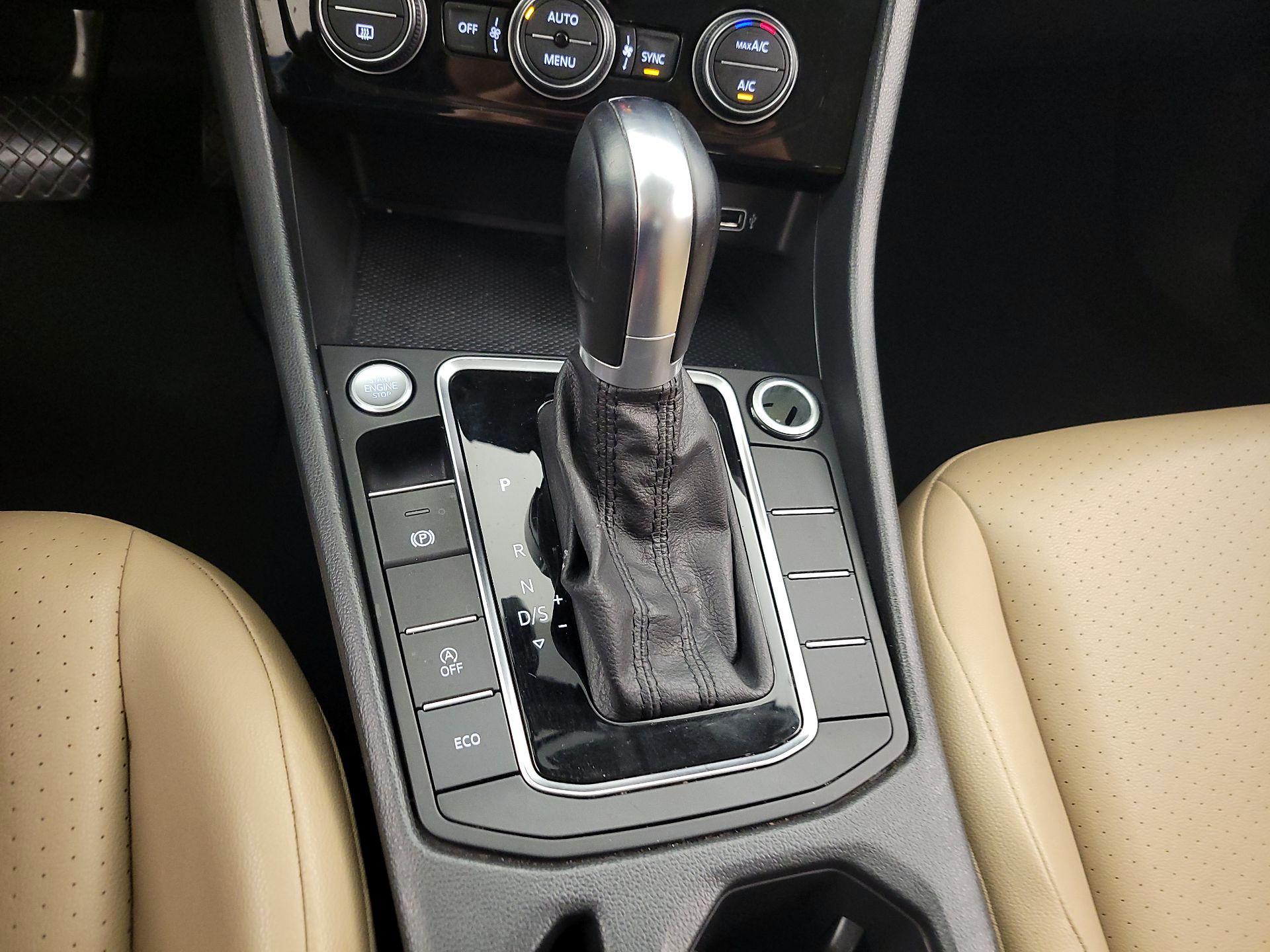 Thumbnail: 2019 Volkswagen Jetta - 17