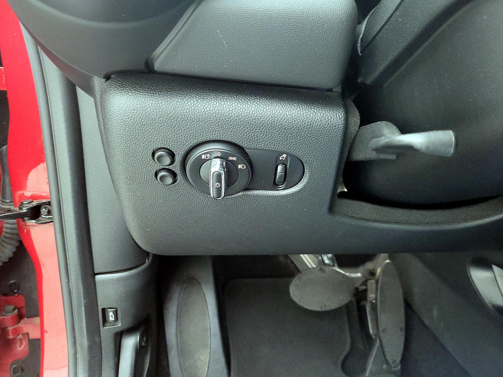 Thumbnail: 2018 MINI Cooper Hardtop - 11