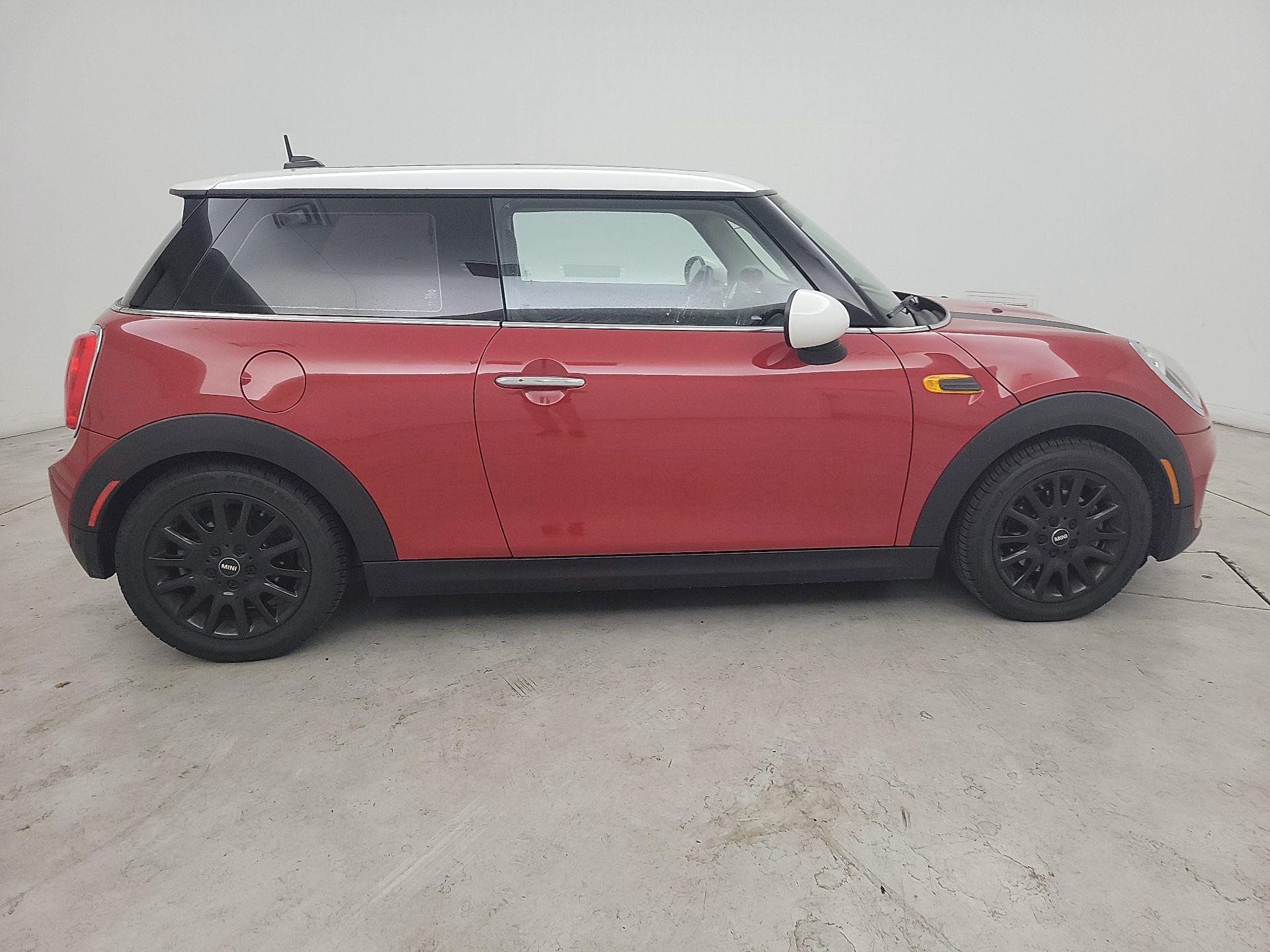 Thumbnail: 2018 MINI Cooper Hardtop - 4