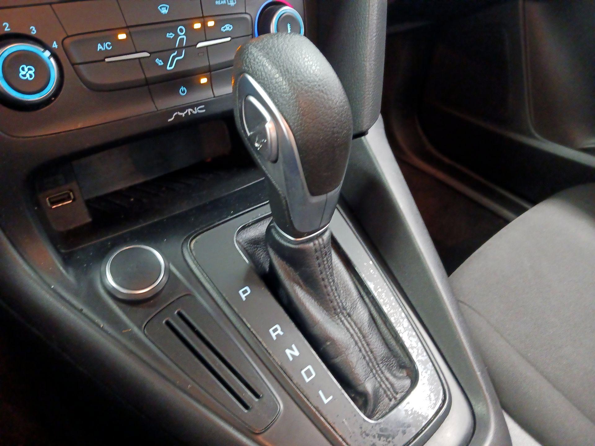 Thumbnail: 2017 Ford Focus - 15