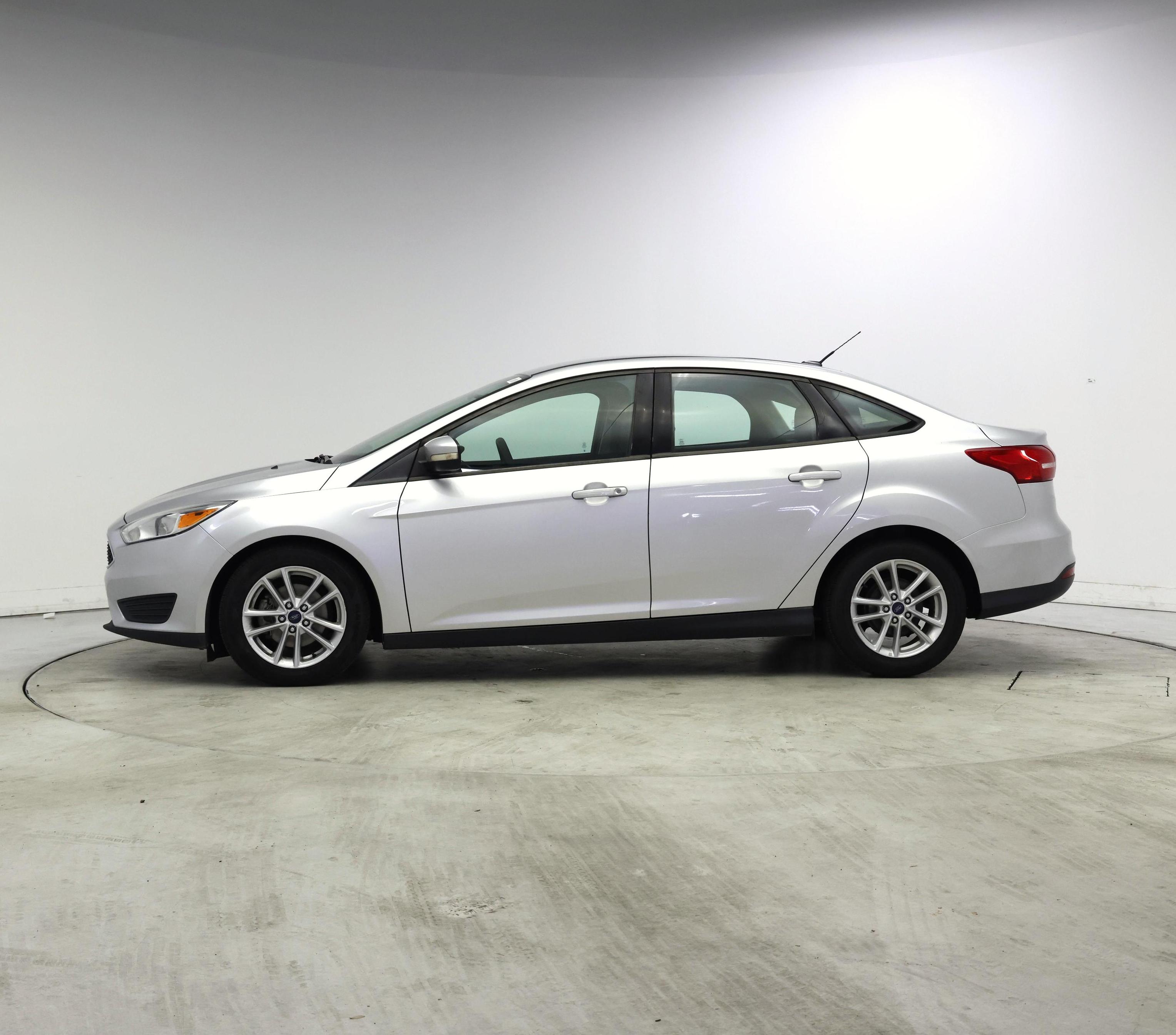 Thumbnail: 2017 Ford Focus - 3