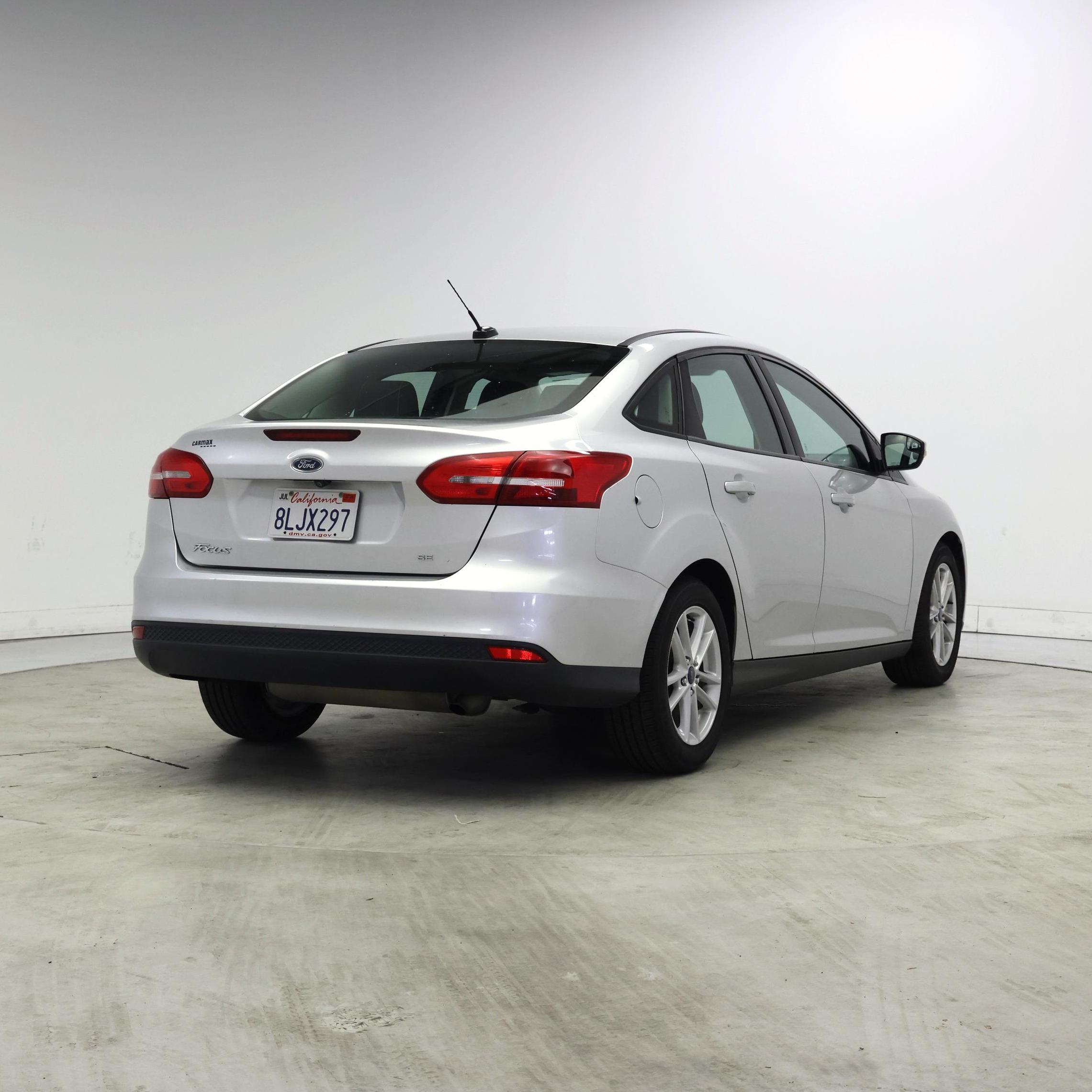 Thumbnail: 2017 Ford Focus - 8